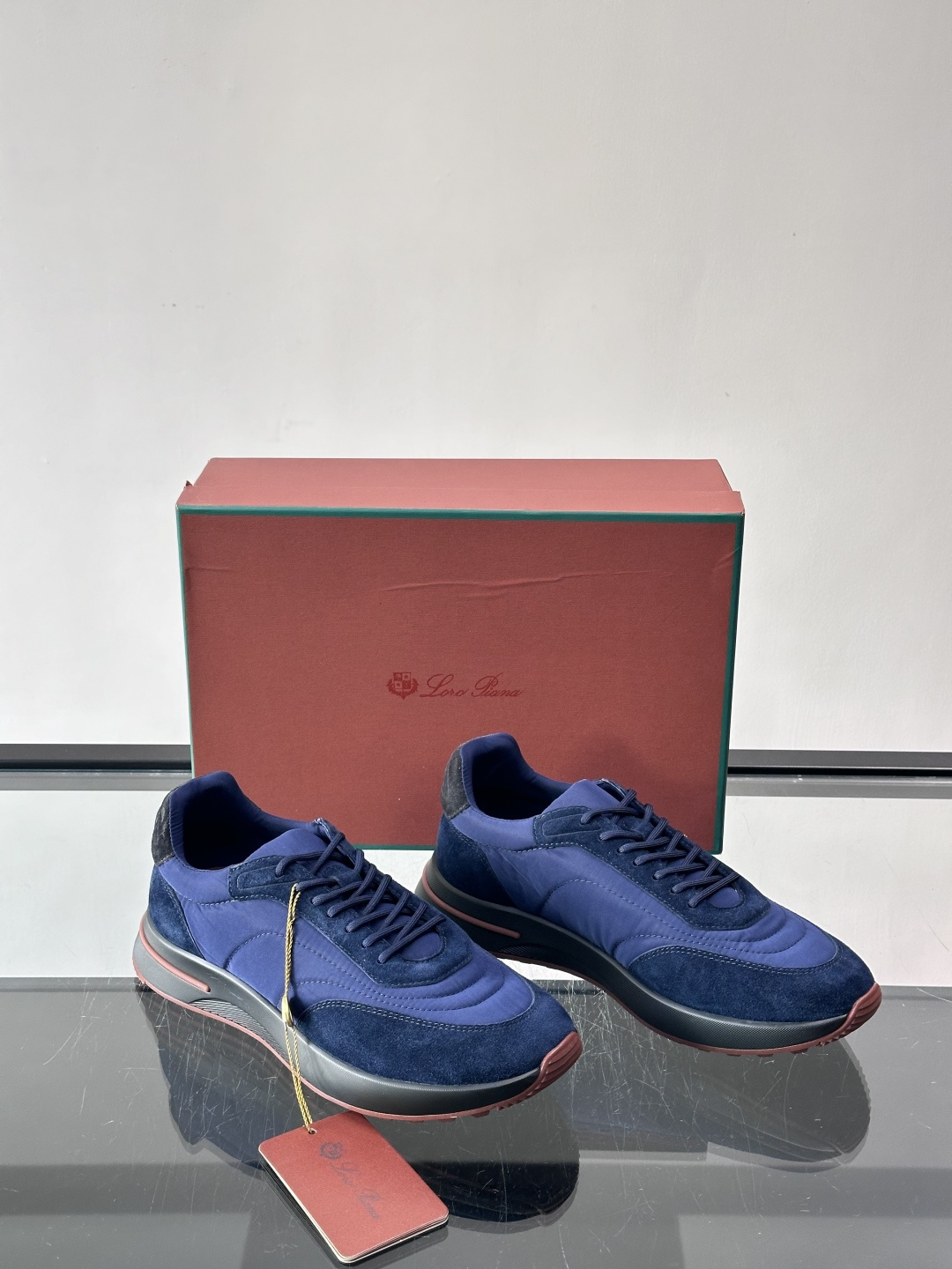 Loro Piana小众诺优翩雅经典款慢跑鞋，透气内里。情侣款系带休闲鞋运动鞋，高品质轻便舒适面料，户外