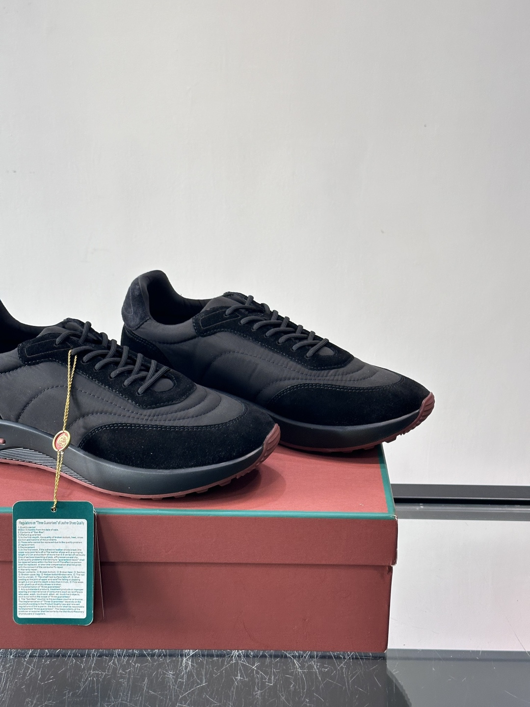 Loro Piana小众诺优翩雅经典款慢跑鞋，透气内里。情侣款系带休闲鞋运动鞋，高品质轻便舒适面料，户外