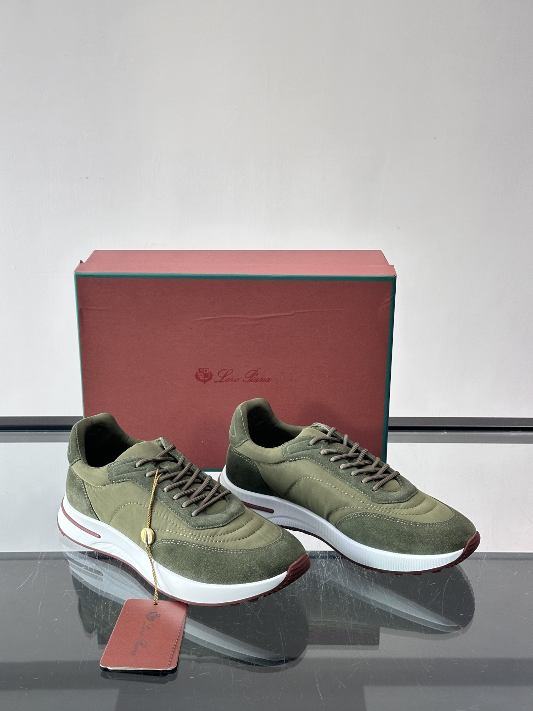 Loro Piana小众诺优翩雅经典款慢跑鞋，透气内里。情侣款系带休闲鞋运动鞋，高品质轻便舒适面料，户外