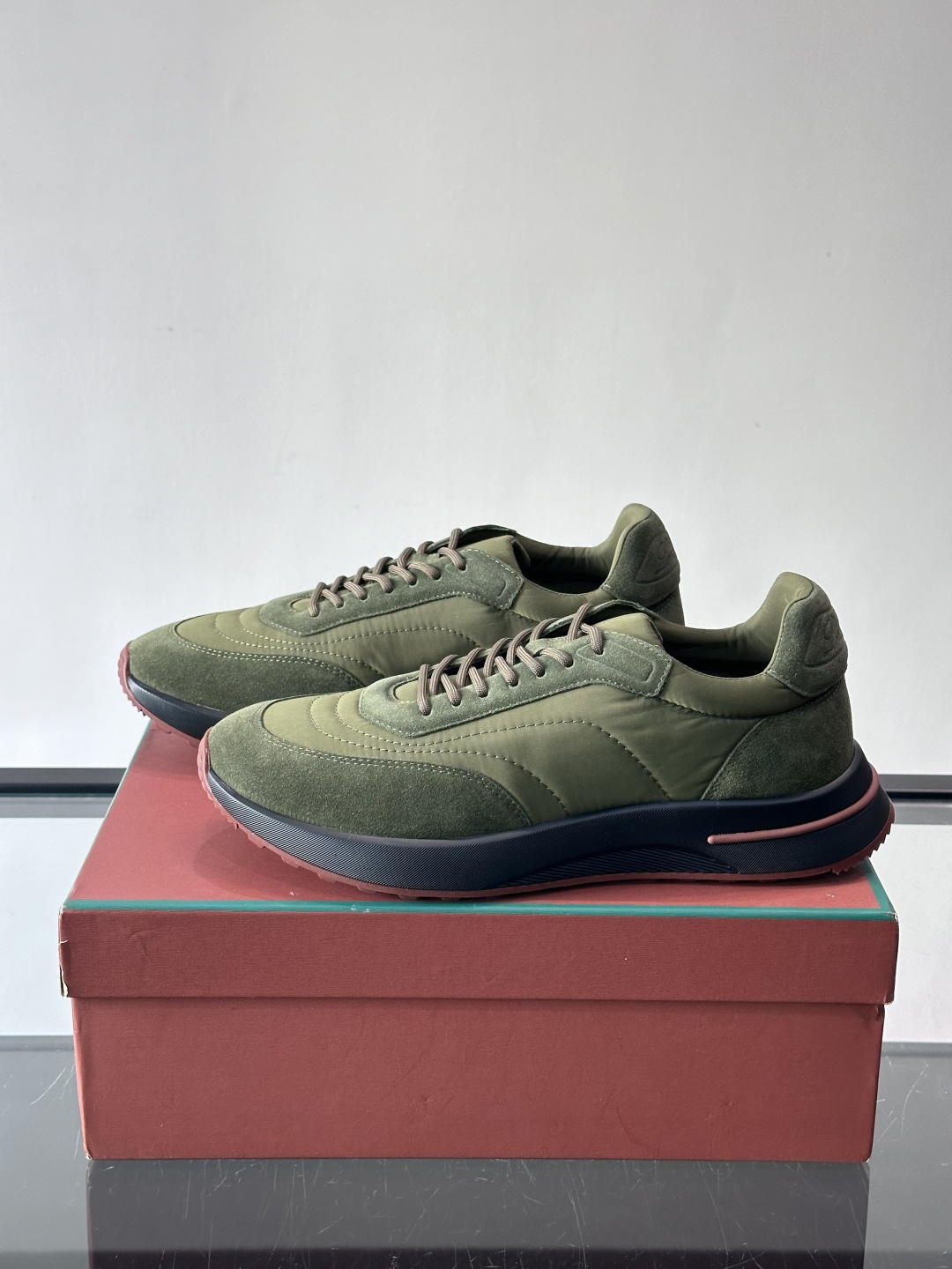 Loro Piana小众诺优翩雅经典款慢跑鞋，透气内里。情侣款系带休闲鞋运动鞋，高品质轻便舒适面料，户外