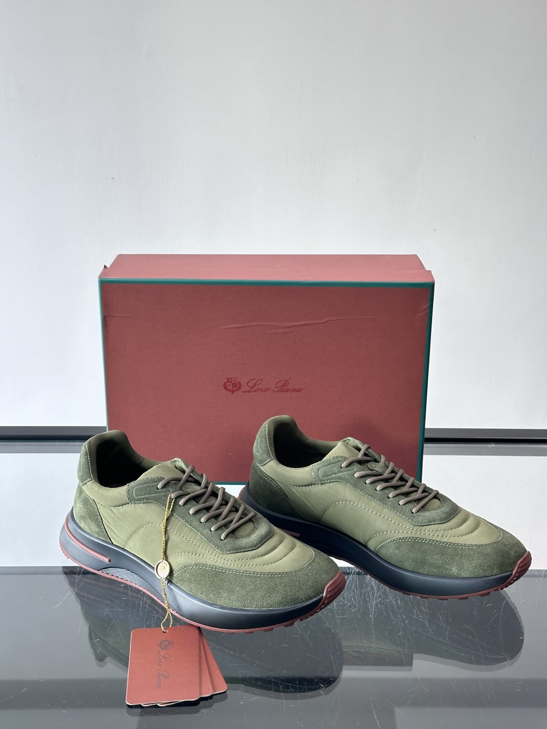 Loro Piana小众诺优翩雅经典款慢跑鞋，透气内里。情侣款系带休闲鞋运动鞋，高品质轻便舒适面料，户外