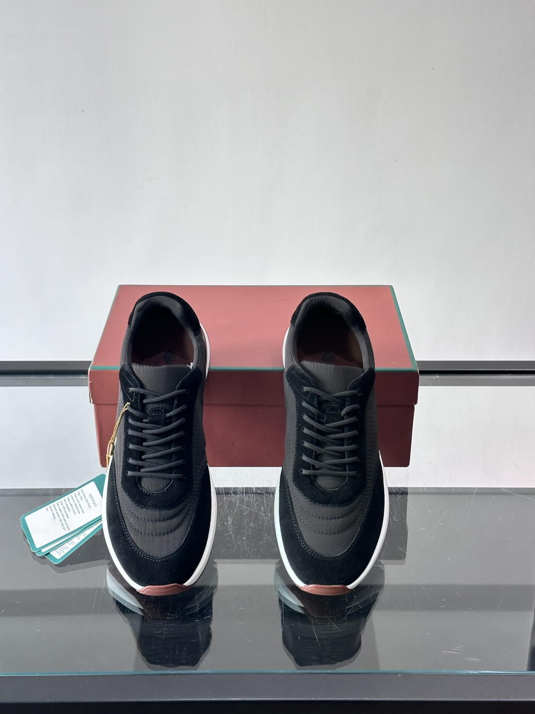 Loro Piana小众诺优翩雅经典款慢跑鞋，透气内里。情侣款系带休闲鞋运动鞋，高品质轻便舒适面料，户外