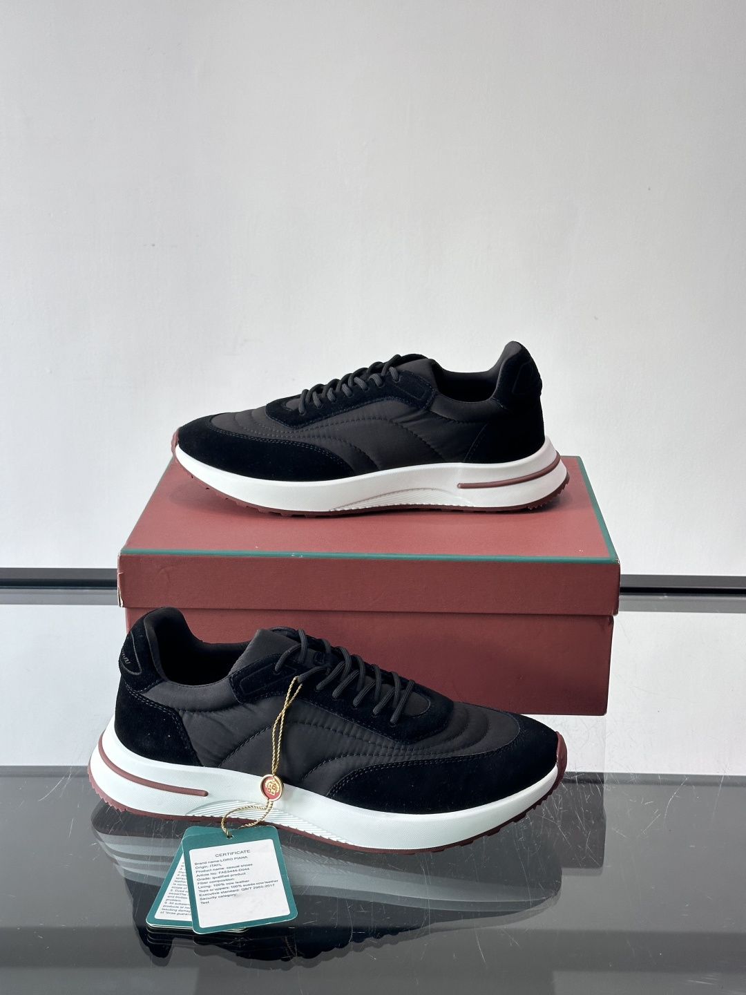 Loro Piana小众诺优翩雅经典款慢跑鞋，透气内里。情侣款系带休闲鞋运动鞋，高品质轻便舒适面料，户外