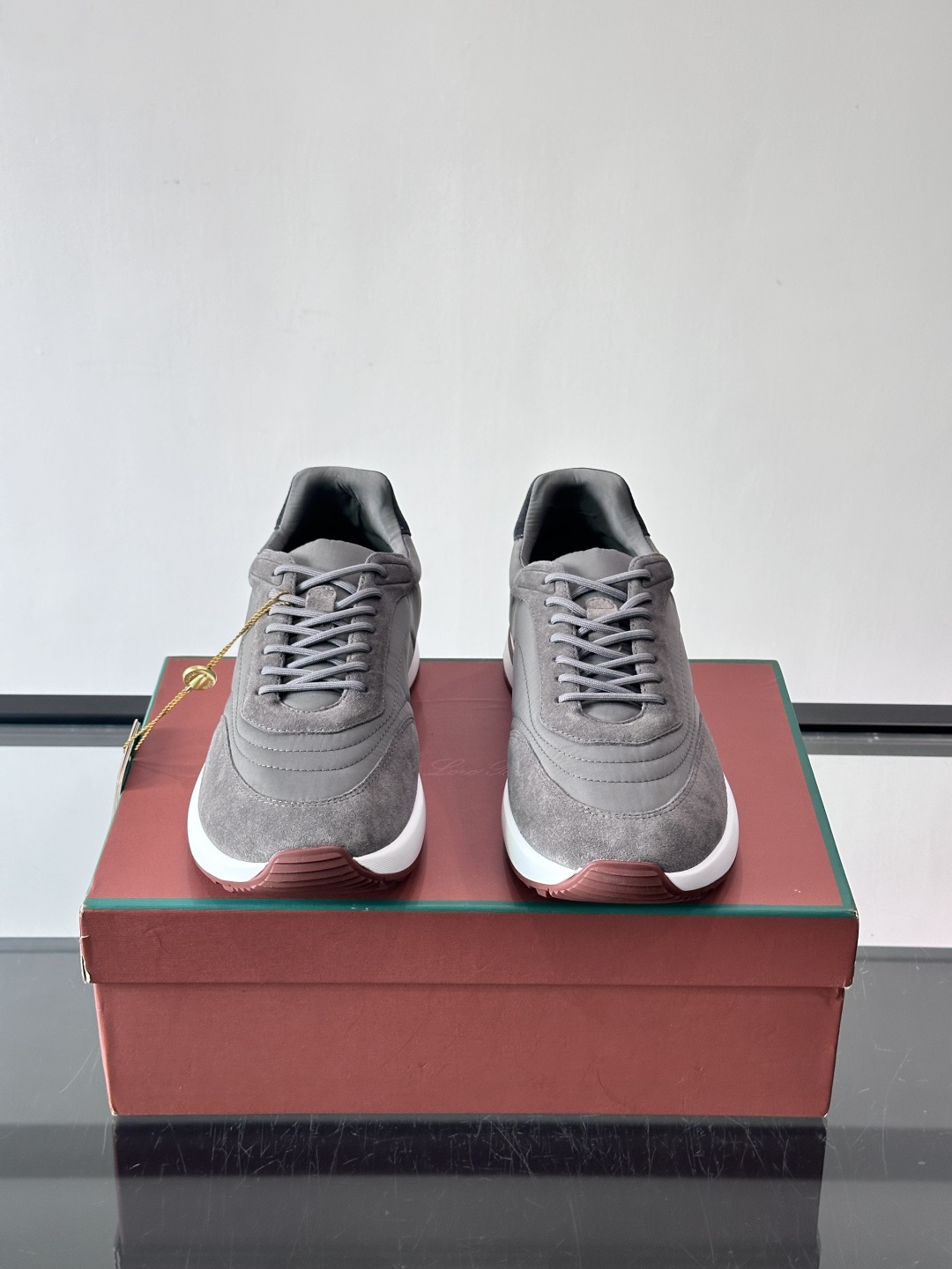 Loro Piana小众诺优翩雅经典款慢跑鞋，透气内里。情侣款系带休闲鞋运动鞋，高品质轻便舒适面料，户外