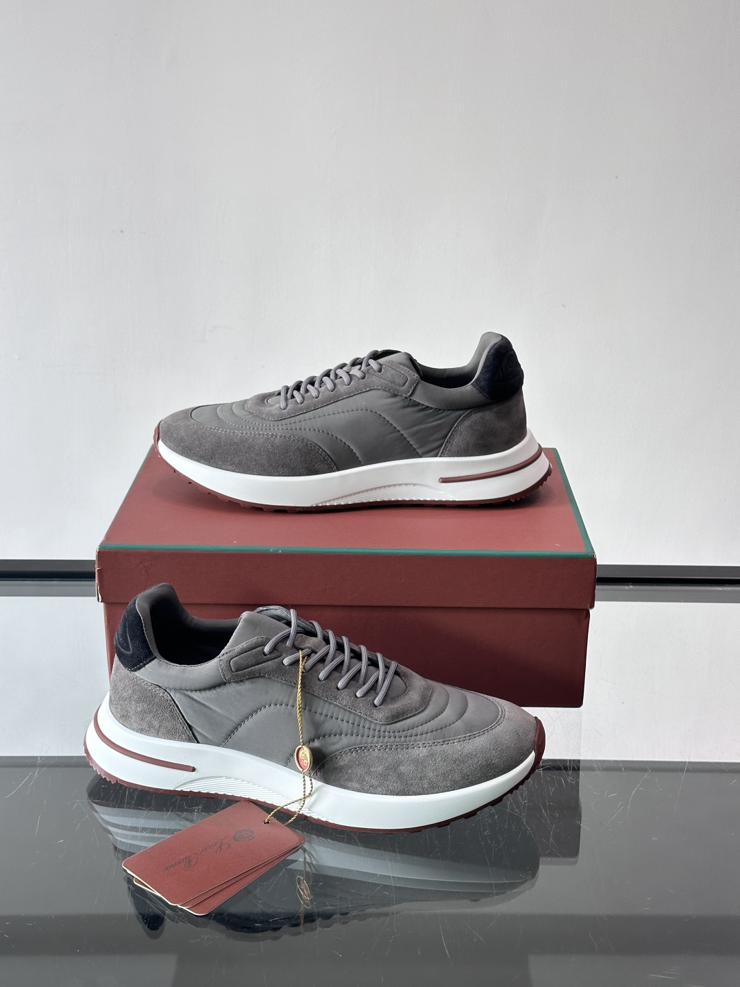 Loro Piana小众诺优翩雅经典款慢跑鞋，透气内里。情侣款系带休闲鞋运动鞋，高品质轻便舒适面料，户外