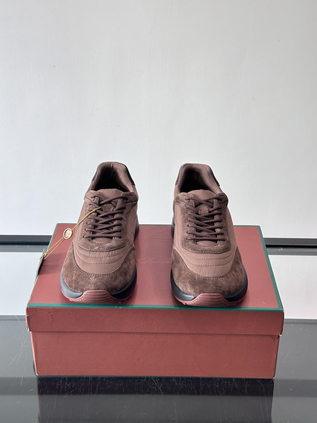 Loro Piana小众诺优翩雅经典款慢跑鞋，透气内里。情侣款系带休闲鞋运动鞋，高品质轻便舒适面料，户外