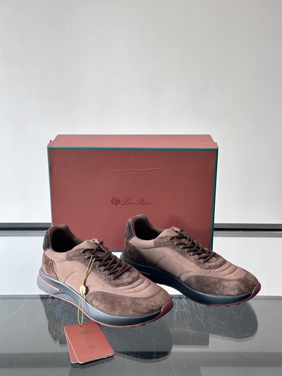 Loro Piana小众诺优翩雅经典款慢跑鞋，透气内里。情侣款系带休闲鞋运动鞋，高品质轻便舒适面料，户外