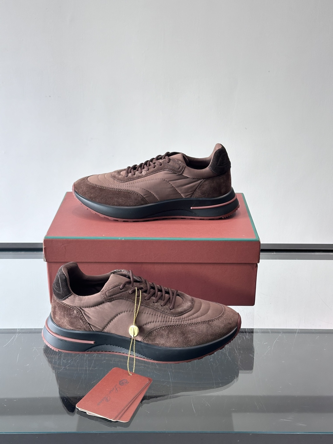 Loro Piana小众诺优翩雅经典款慢跑鞋，透气内里。情侣款系带休闲鞋运动鞋，高品质轻便舒适面料，户外