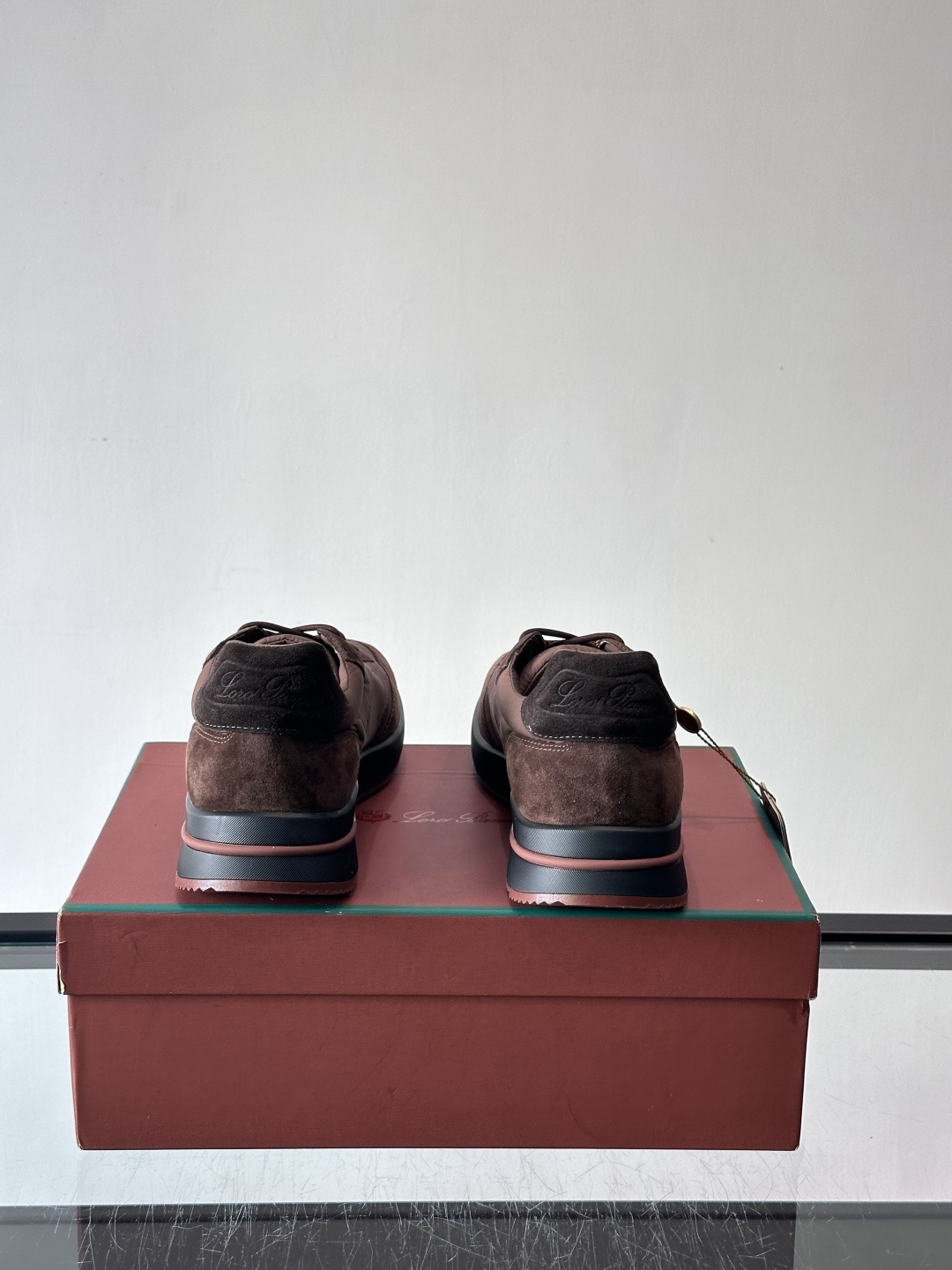 Loro Piana小众诺优翩雅经典款慢跑鞋，透气内里。情侣款系带休闲鞋运动鞋，高品质轻便舒适面料，户外