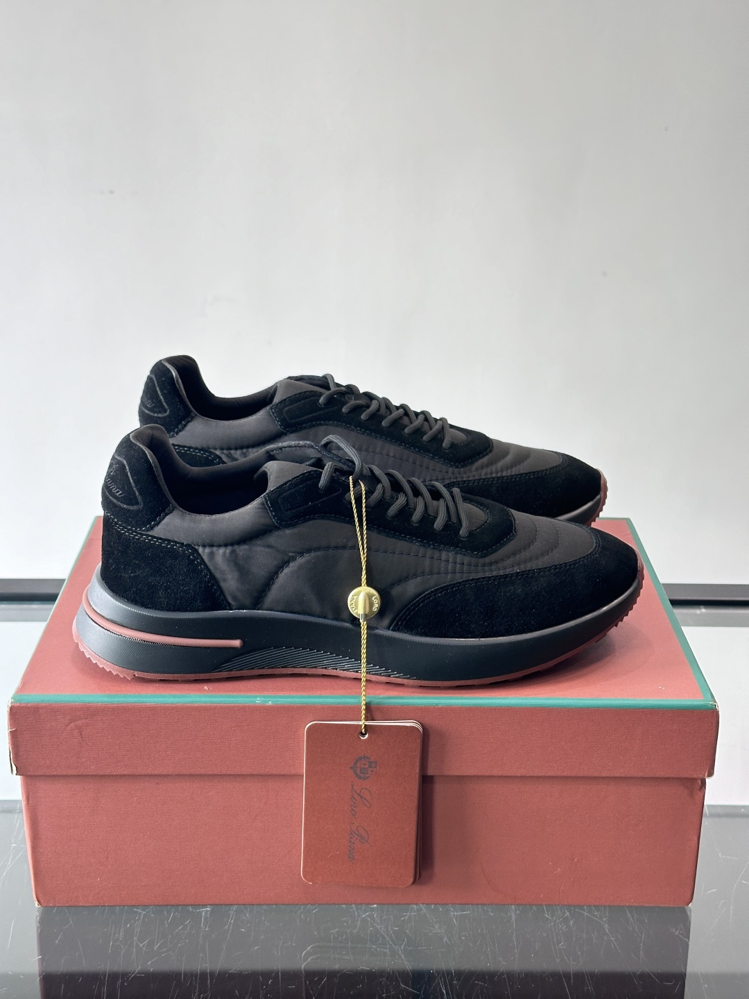 Loro Piana小众诺优翩雅经典款慢跑鞋，透气内里。情侣款系带休闲鞋运动鞋，高品质轻便舒适面料，户外