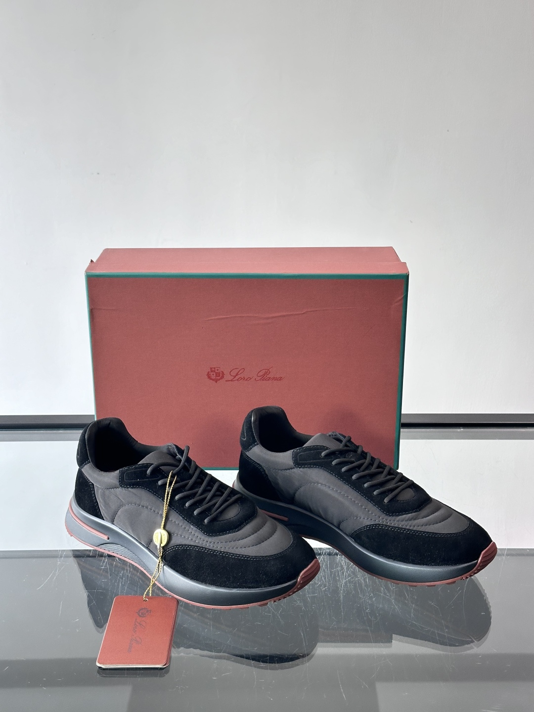 Loro Piana小众诺优翩雅经典款慢跑鞋，透气内里。情侣款系带休闲鞋运动鞋，高品质轻便舒适面料，户外