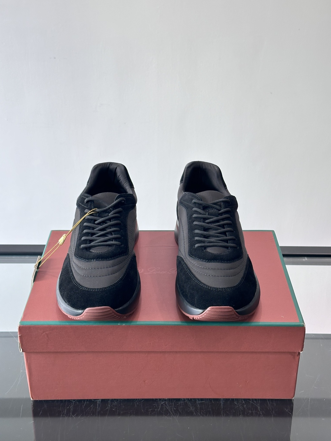 Loro Piana小众诺优翩雅经典款慢跑鞋，透气内里。情侣款系带休闲鞋运动鞋，高品质轻便舒适面料，户外