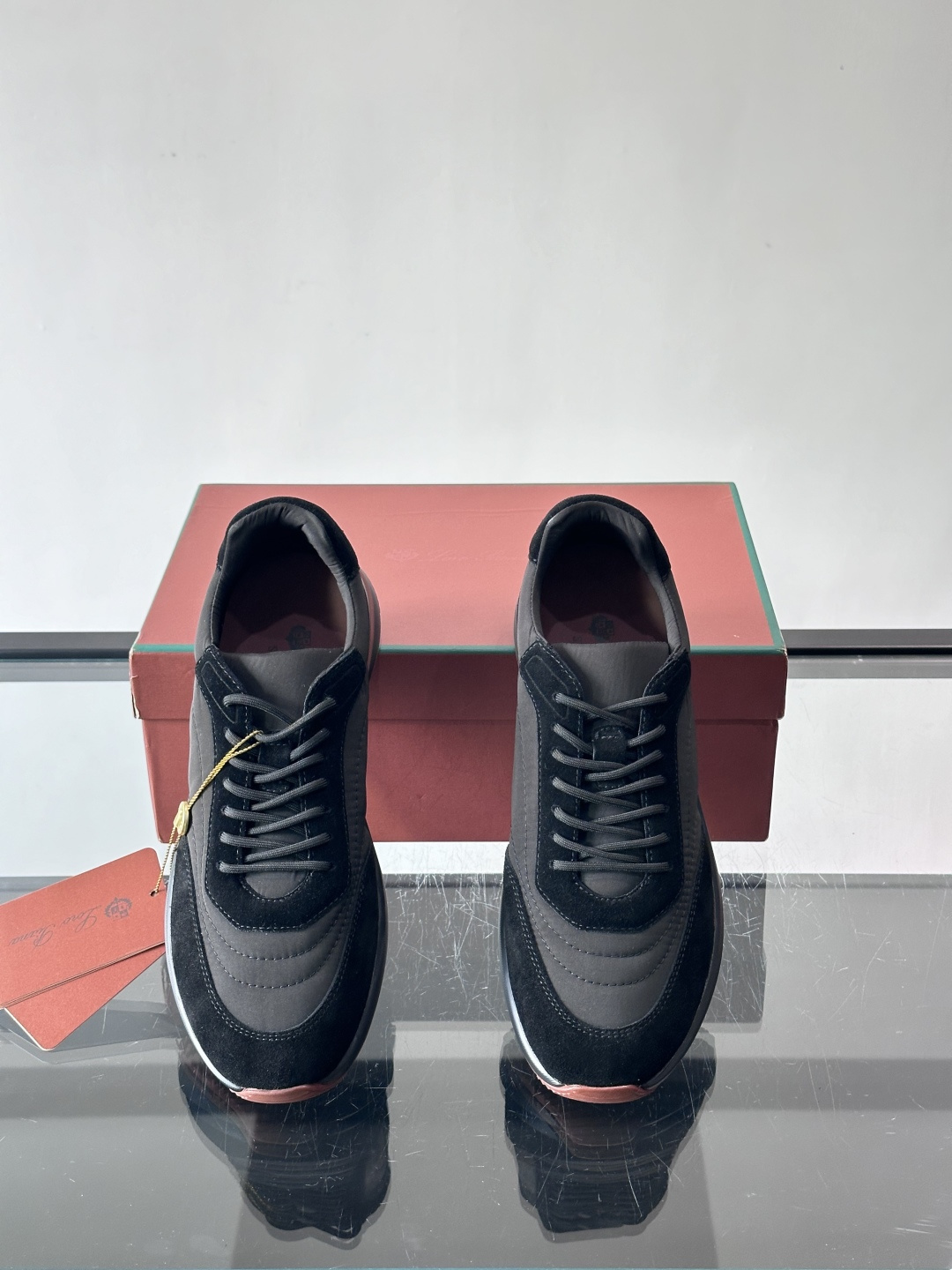 Loro Piana小众诺优翩雅经典款慢跑鞋，透气内里。情侣款系带休闲鞋运动鞋，高品质轻便舒适面料，户外