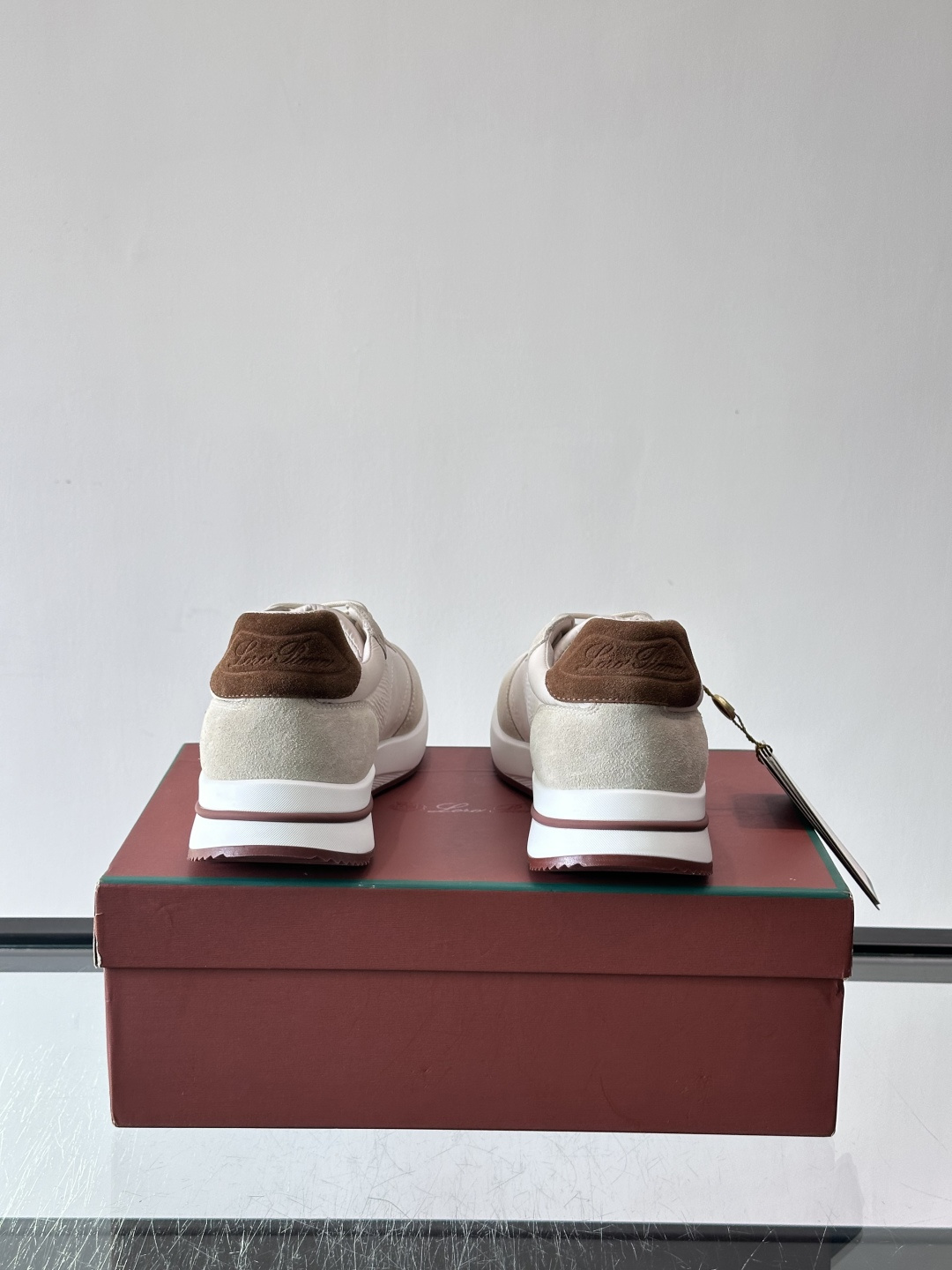 Loro Piana小众诺优翩雅经典款慢跑鞋，透气内里。情侣款系带休闲鞋运动鞋，高品质轻便舒适面料，户外