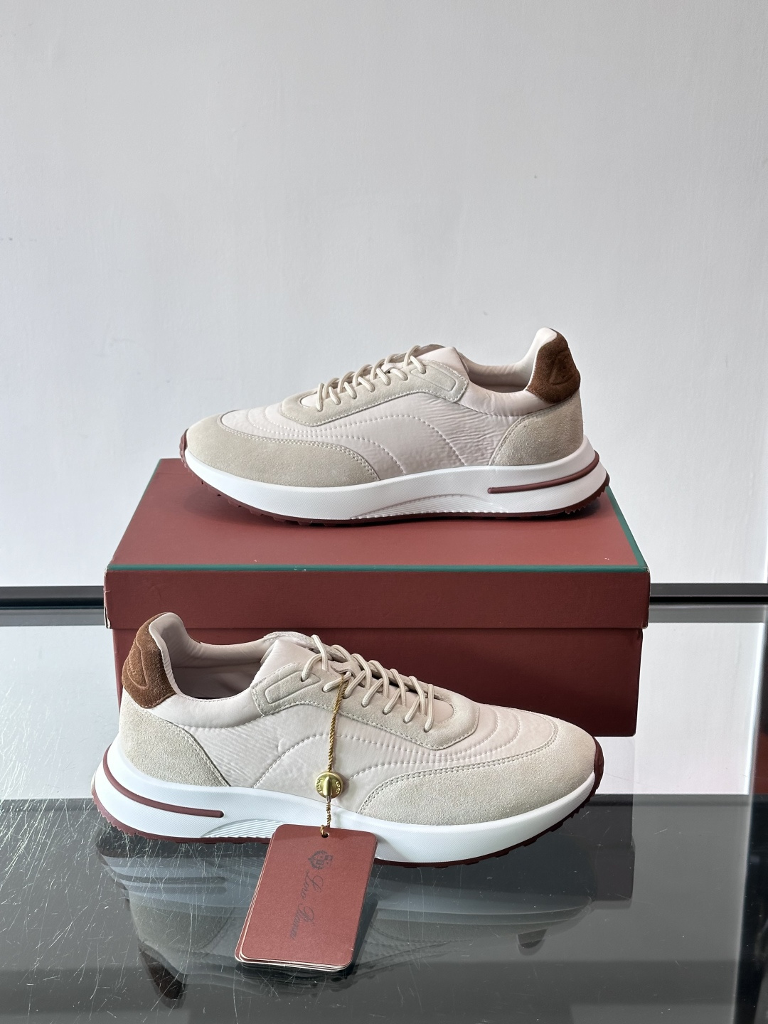 Loro Piana小众诺优翩雅经典款慢跑鞋，透气内里。情侣款系带休闲鞋运动鞋，高品质轻便舒适面料，户外