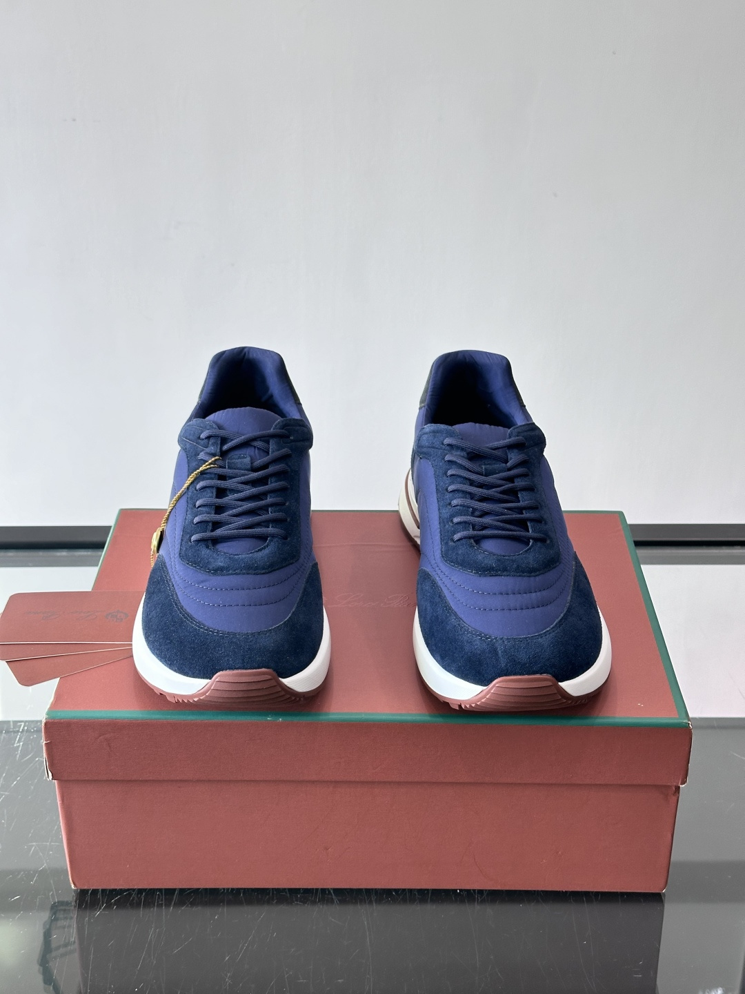 Loro Piana小众诺优翩雅经典款慢跑鞋，透气内里。情侣款系带休闲鞋运动鞋，高品质轻便舒适面料，户外