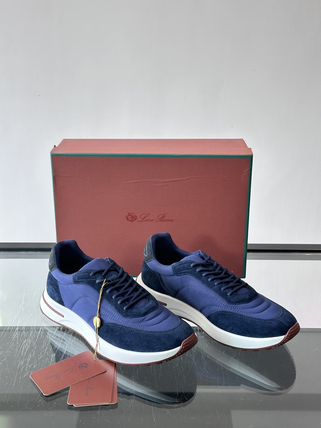 Loro Piana小众诺优翩雅经典款慢跑鞋，透气内里。情侣款系带休闲鞋运动鞋，高品质轻便舒适面料，户外