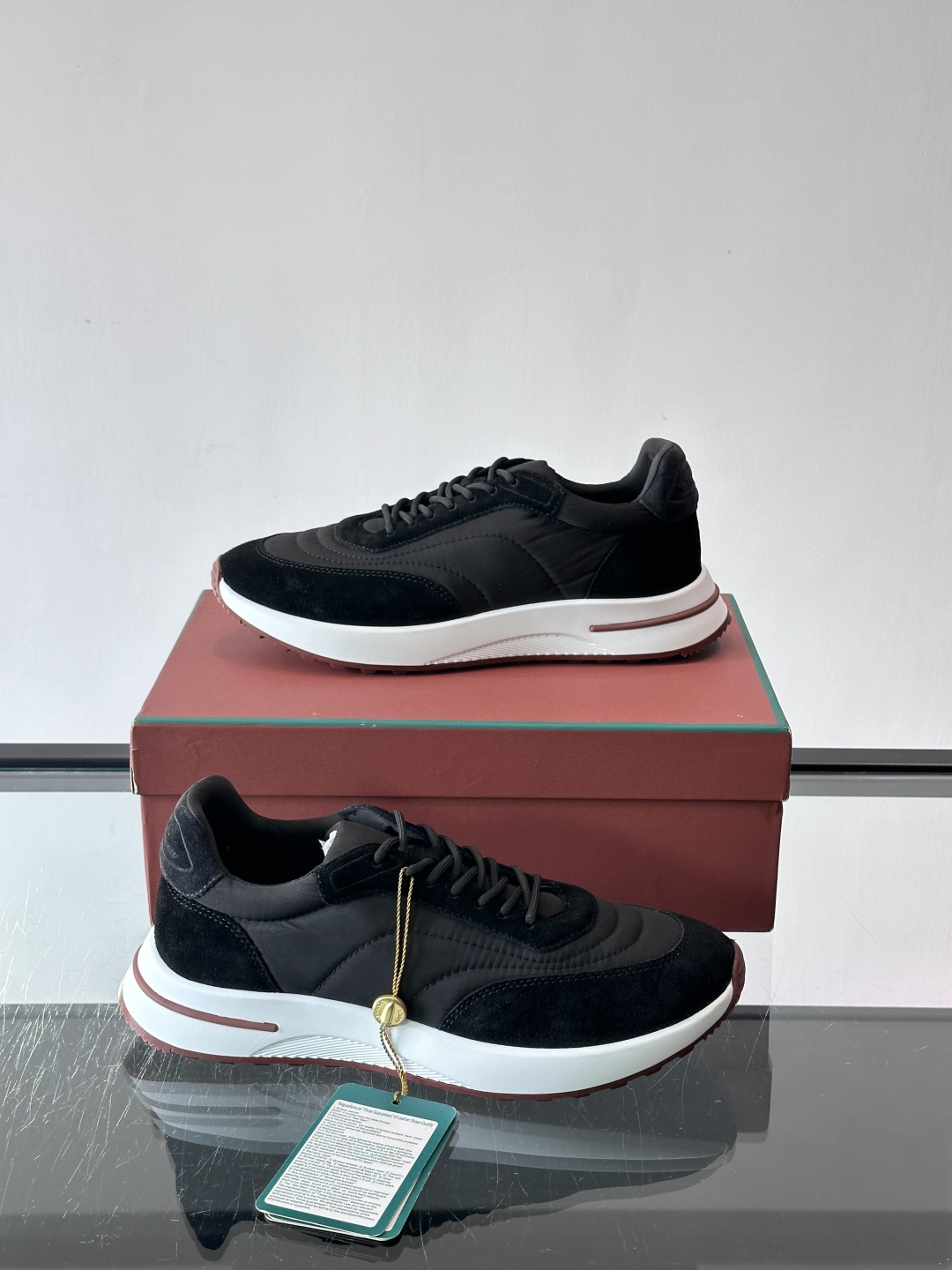 Loro Piana小众诺优翩雅经典款慢跑鞋，透气内里。情侣款系带休闲鞋运动鞋，高品质轻便舒适面料，户外