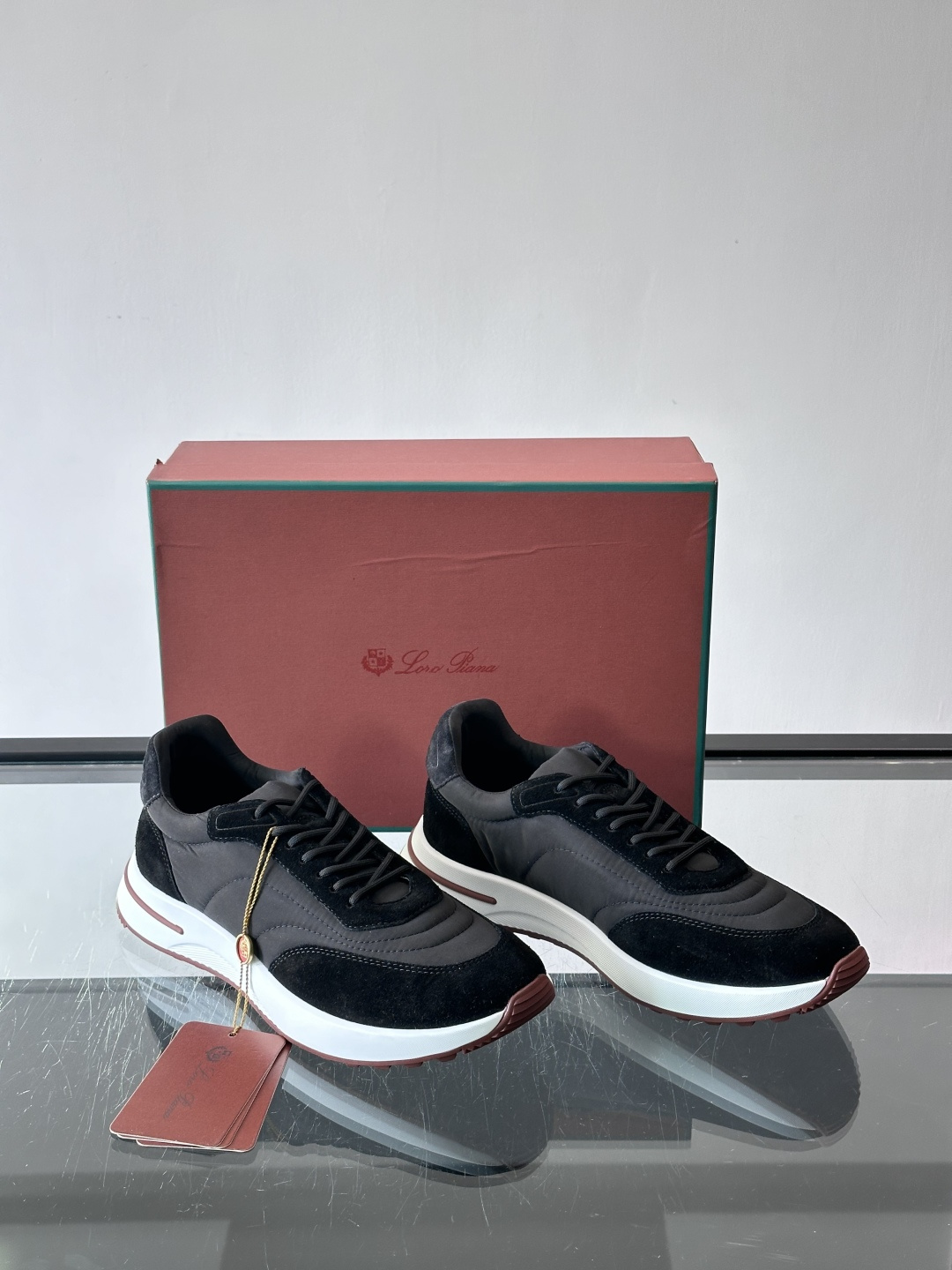 Loro Piana小众诺优翩雅经典款慢跑鞋，透气内里。情侣款系带休闲鞋运动鞋，高品质轻便舒适面料，户外