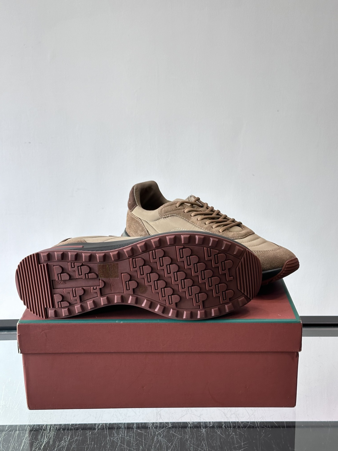 Loro Piana小众诺优翩雅经典款慢跑鞋，透气内里。情侣款系带休闲鞋运动鞋，高品质轻便舒适面料，户外