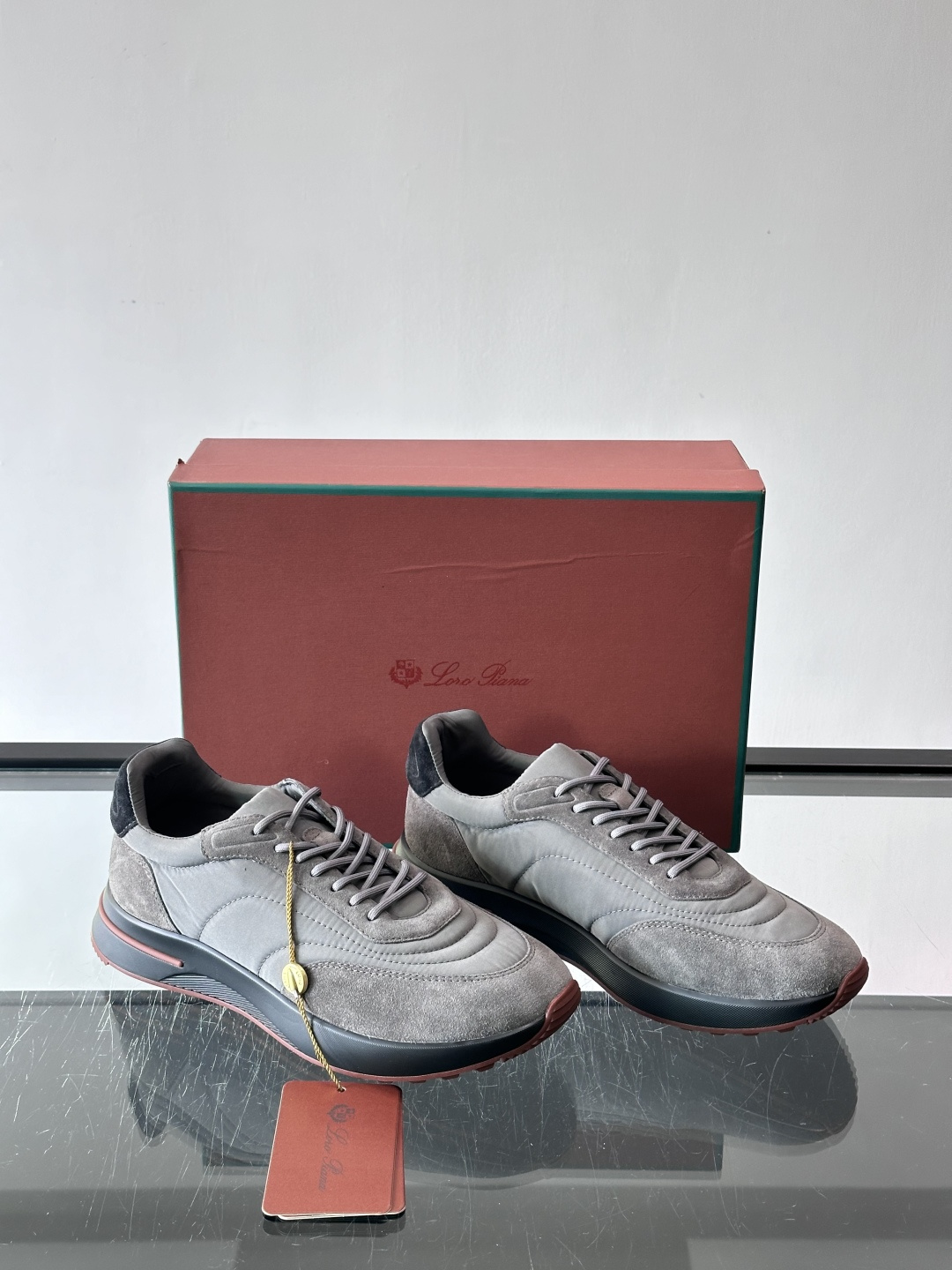 Loro Piana小众诺优翩雅经典款慢跑鞋，透气内里。情侣款系带休闲鞋运动鞋，高品质轻便舒适面料，户外