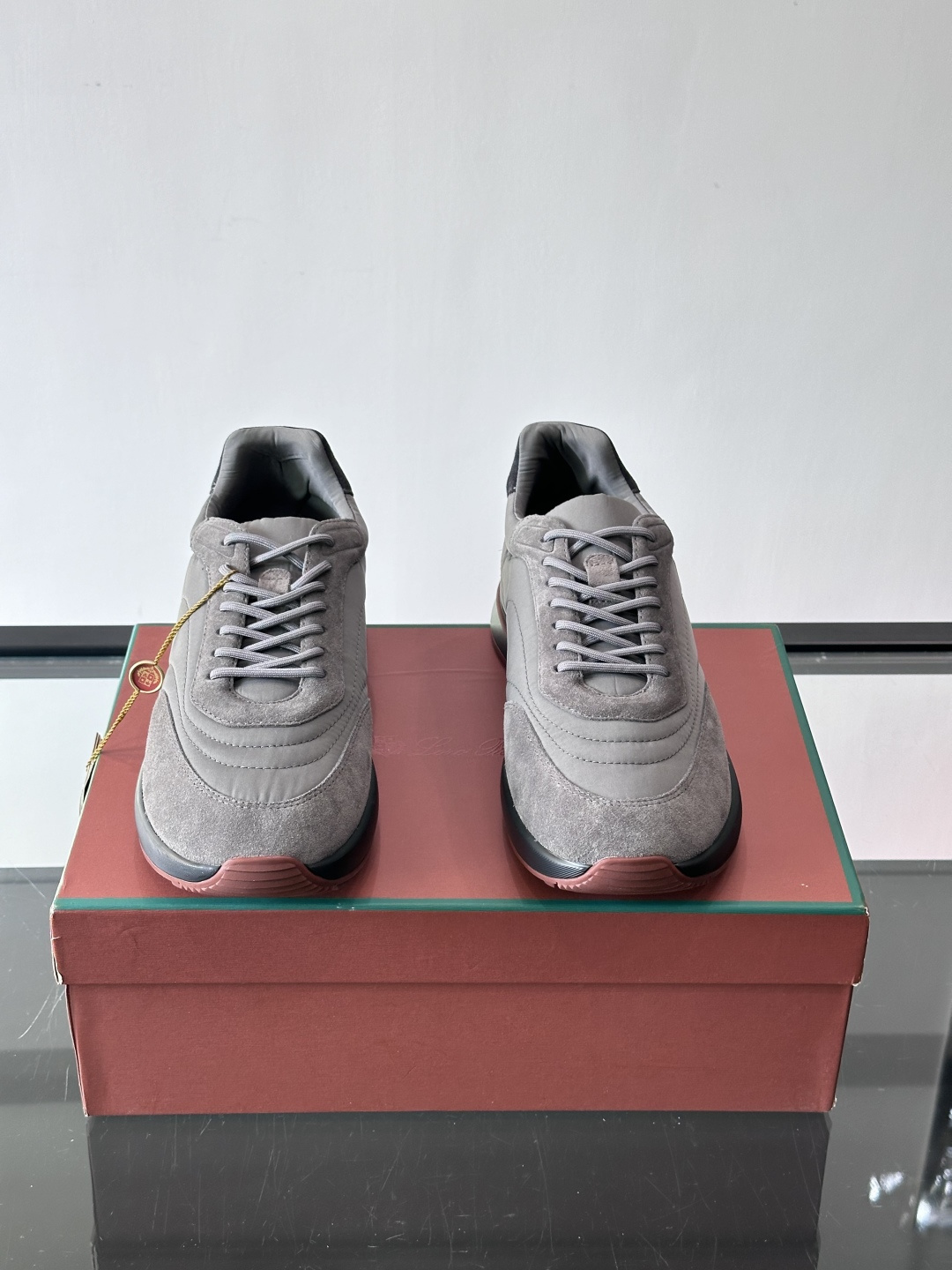 Loro Piana小众诺优翩雅经典款慢跑鞋，透气内里。情侣款系带休闲鞋运动鞋，高品质轻便舒适面料，户外