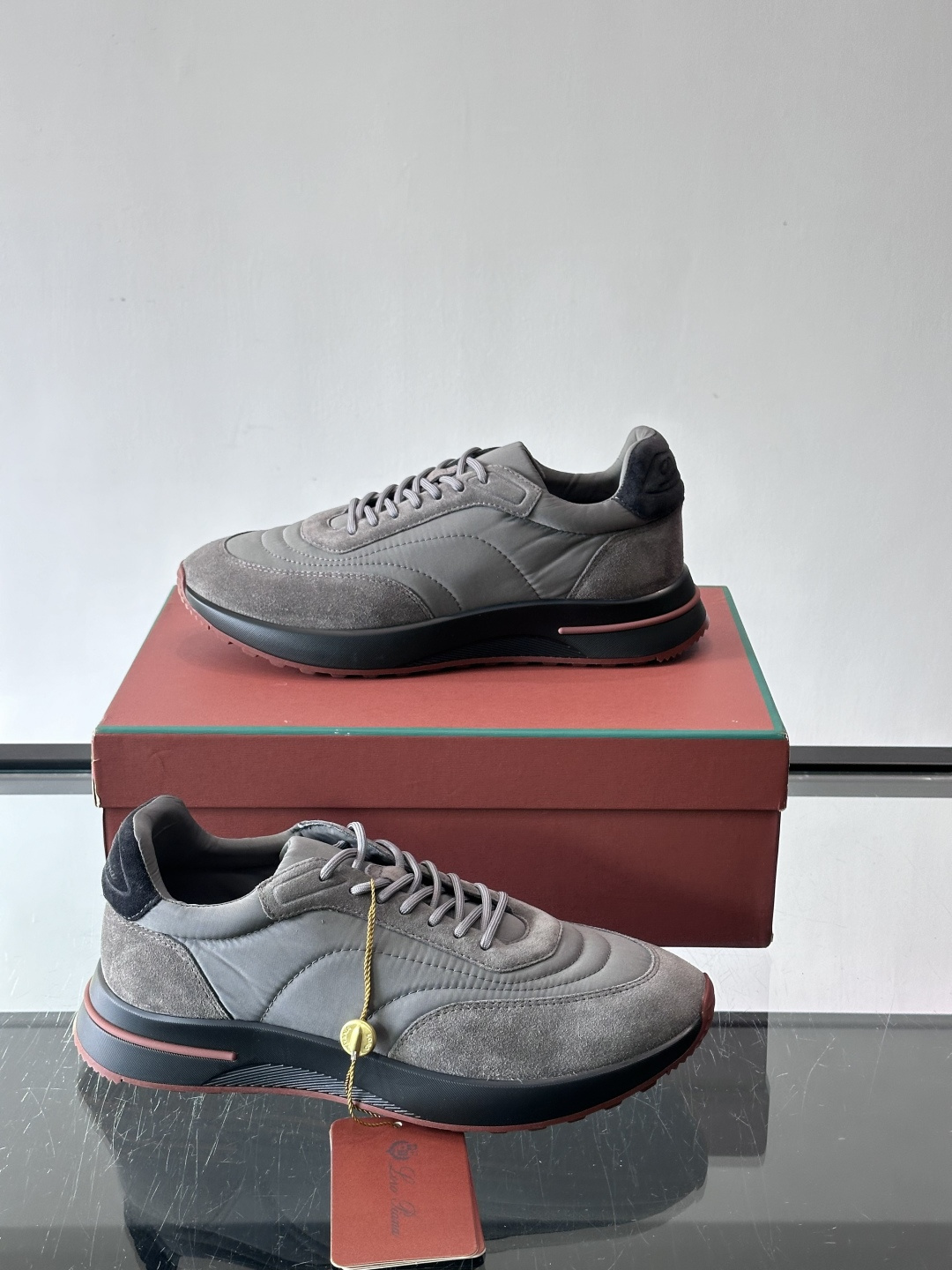 Loro Piana小众诺优翩雅经典款慢跑鞋，透气内里。情侣款系带休闲鞋运动鞋，高品质轻便舒适面料，户外