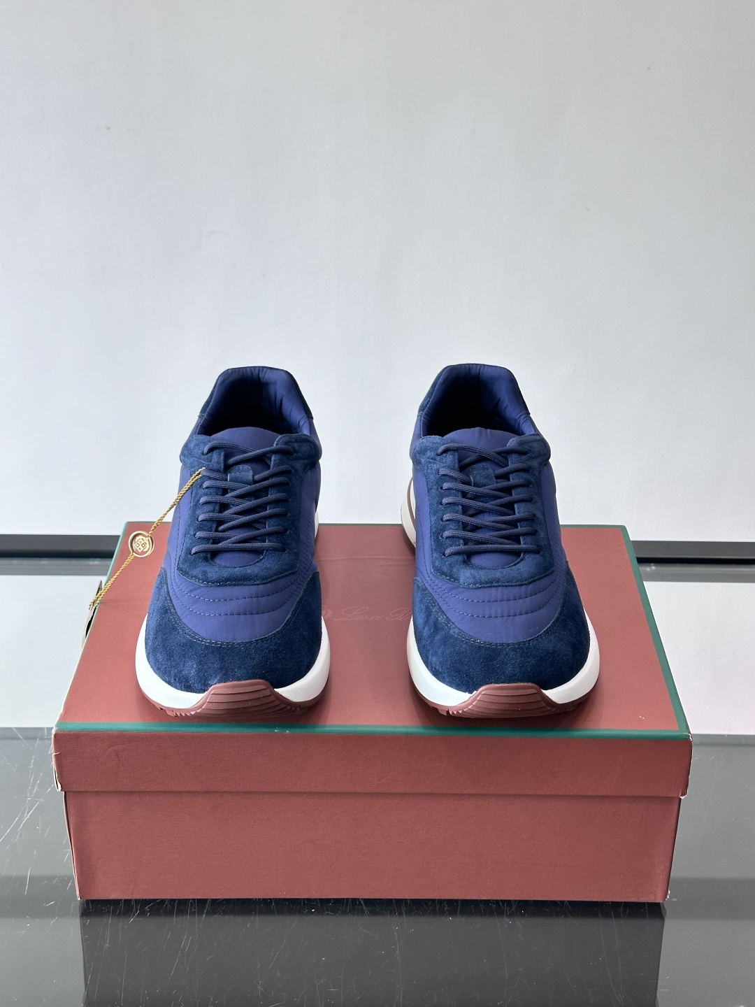 Loro Piana小众诺优翩雅经典款慢跑鞋，透气内里。情侣款系带休闲鞋运动鞋，高品质轻便舒适面料，户外