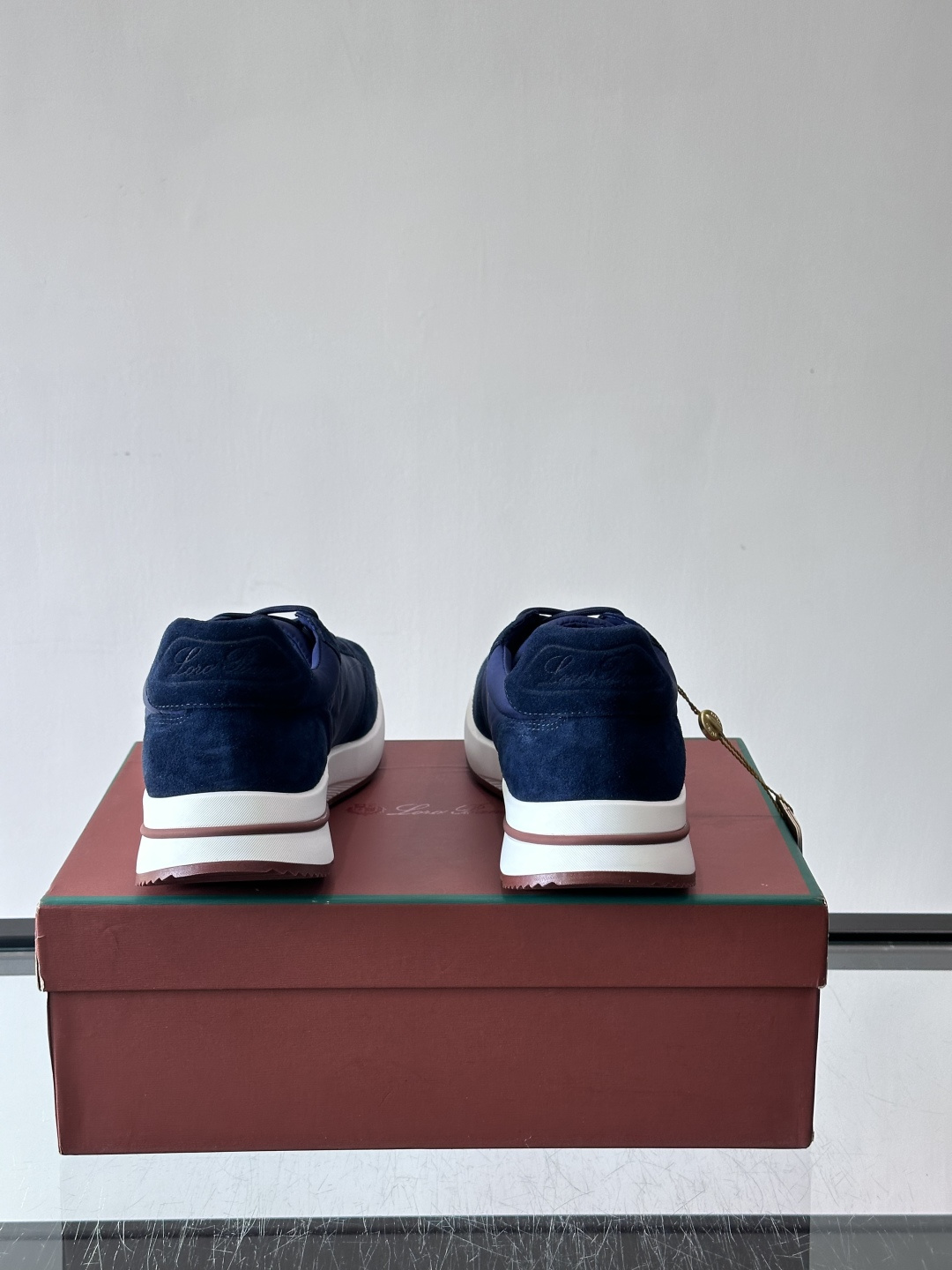 Loro Piana小众诺优翩雅经典款慢跑鞋，透气内里。情侣款系带休闲鞋运动鞋，高品质轻便舒适面料，户外