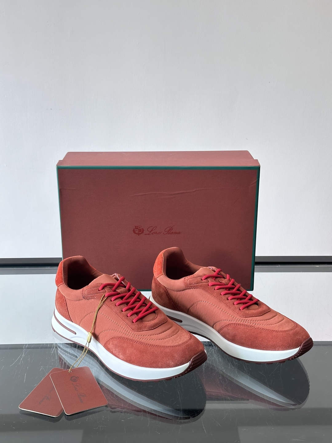 Loro Piana小众诺优翩雅经典款慢跑鞋，透气内里。情侣款系带休闲鞋运动鞋，高品质轻便舒适面料，户外