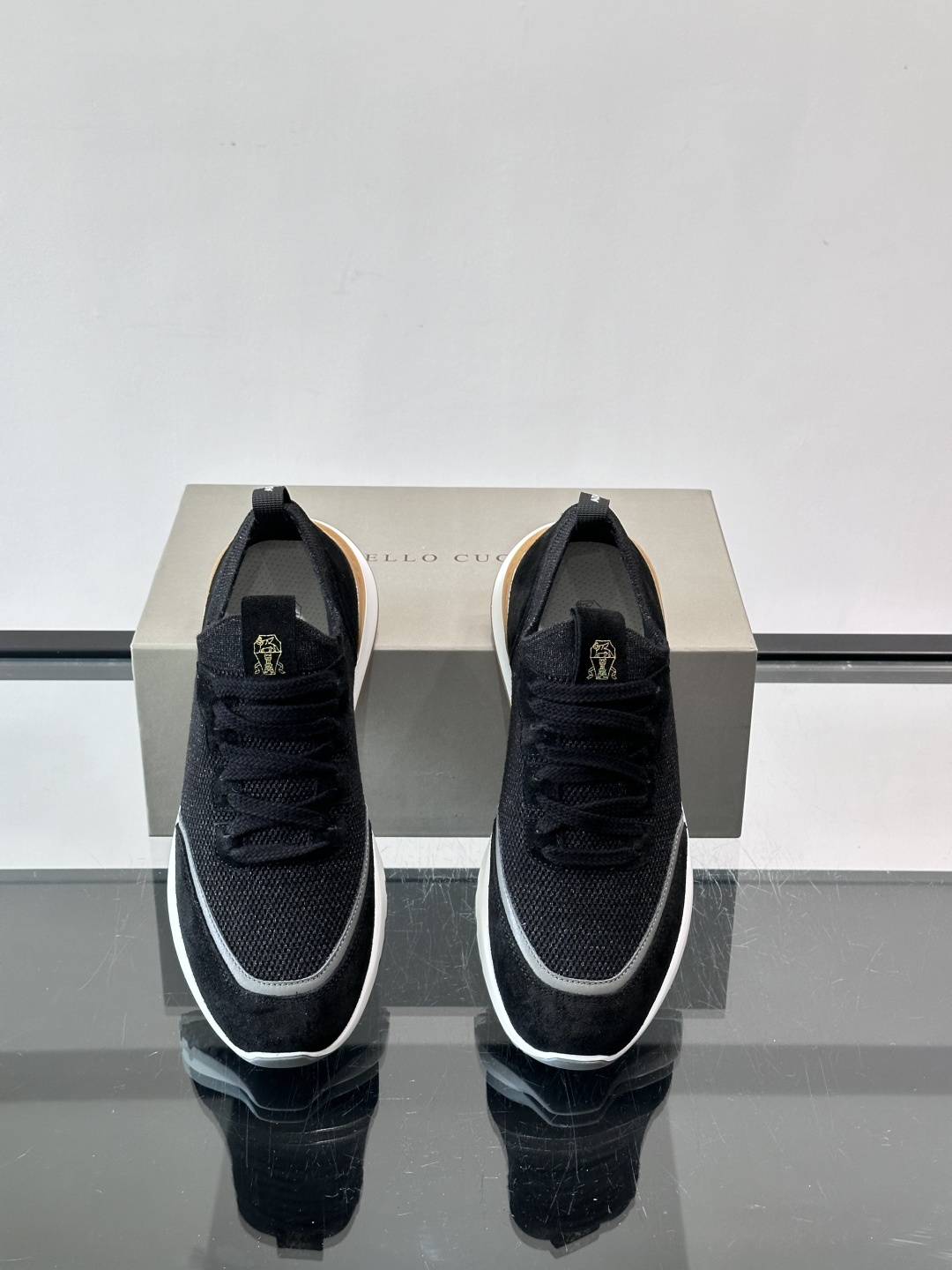 Brunello Cucinelli 新款拼色运动板男鞋 此款运动鞋面料采用进口飞织，春夏穿着舒适透气，