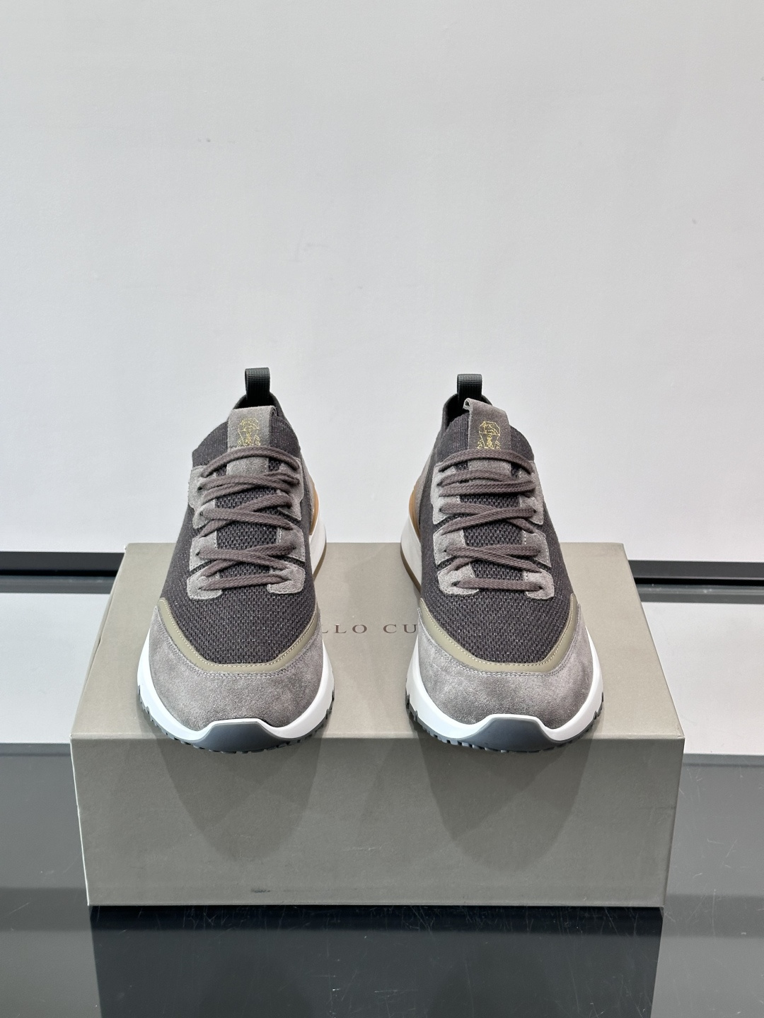 Brunello Cucinelli 新款拼色运动板男鞋 此款运动鞋面料采用进口飞织，春夏穿着舒适透气，