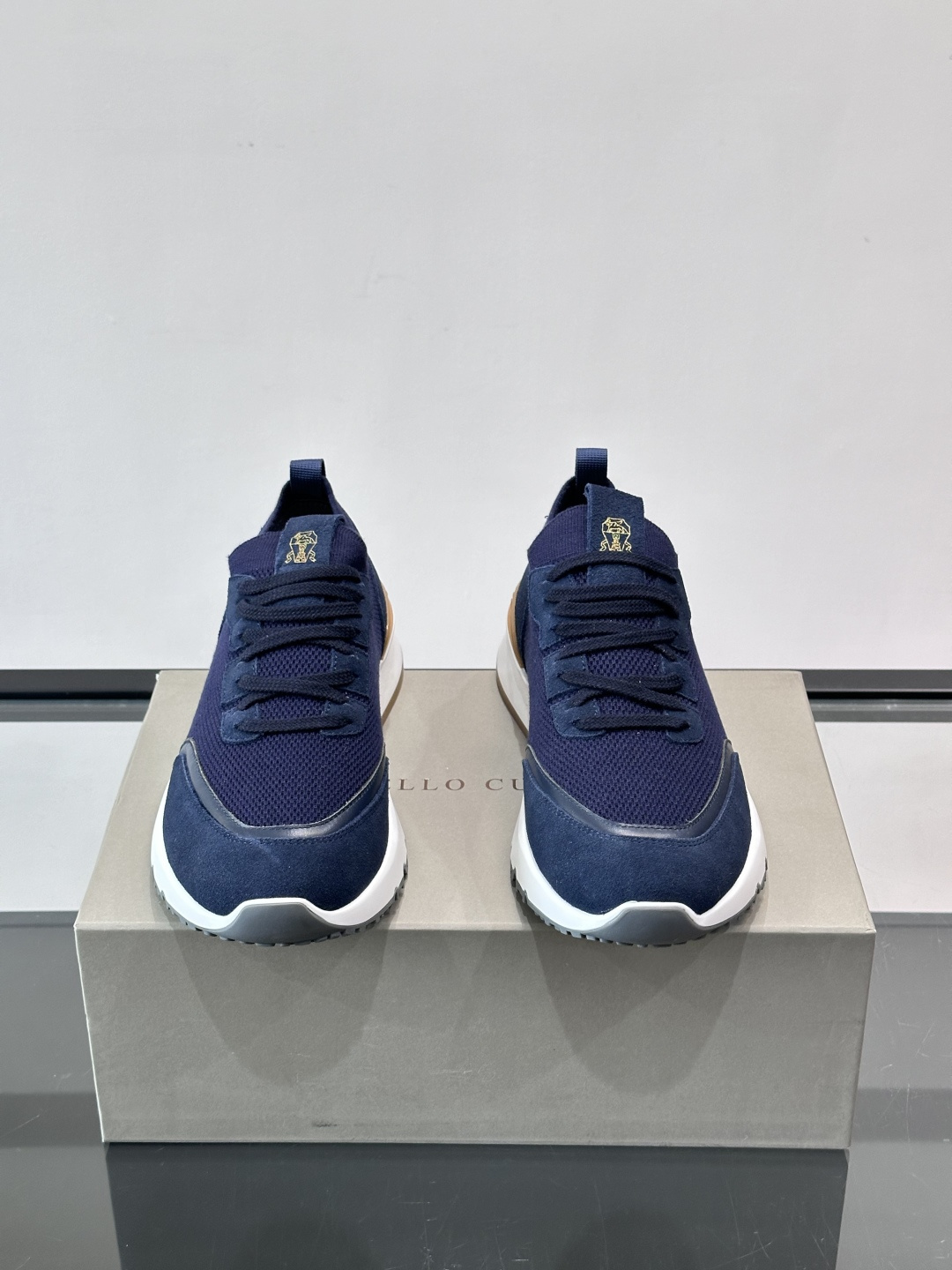 Brunello Cucinelli 新款拼色运动板男鞋 此款运动鞋面料采用进口飞织，春夏穿着舒适透气，