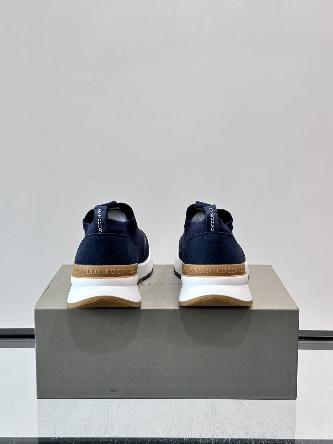 Brunello Cucinelli 新款拼色运动板男鞋 此款运动鞋面料采用进口飞织，春夏穿着舒适透气，