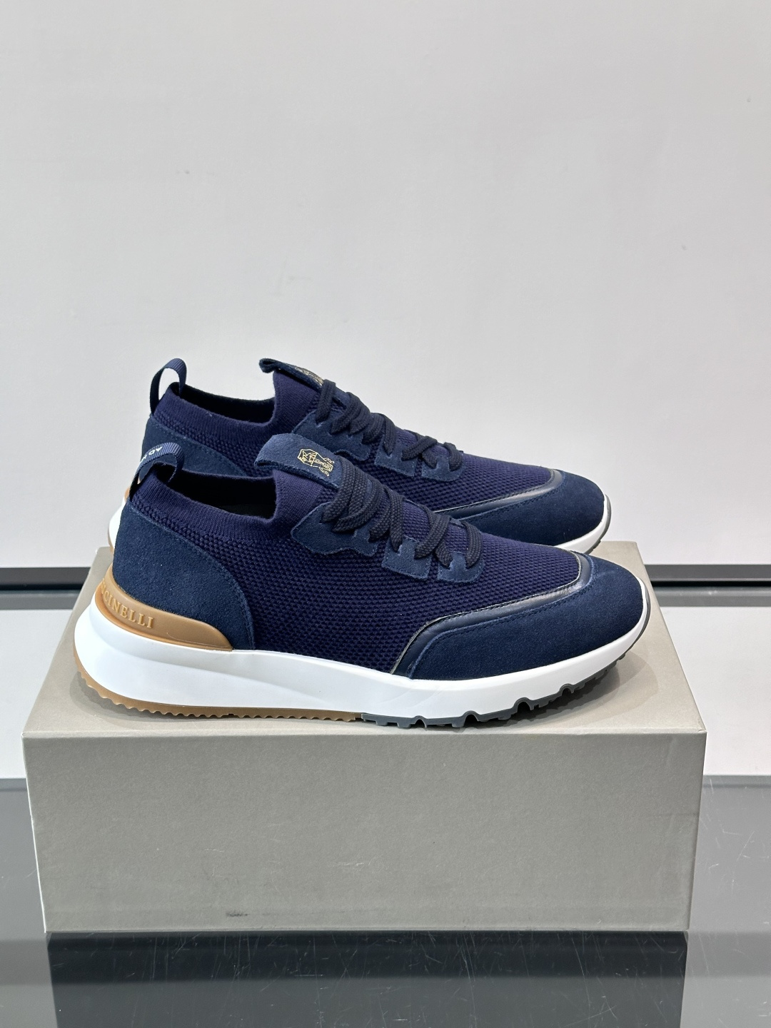 Brunello Cucinelli 新款拼色运动板男鞋 此款运动鞋面料采用进口飞织，春夏穿着舒适透气，