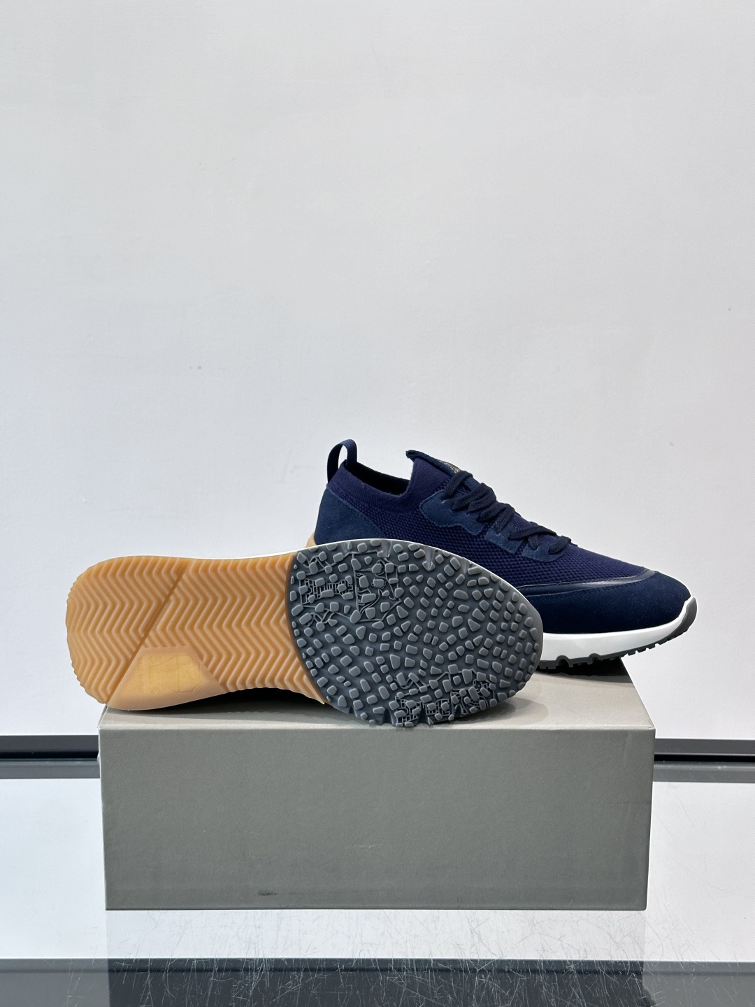 Brunello Cucinelli 新款拼色运动板男鞋 此款运动鞋面料采用进口飞织，春夏穿着舒适透气，