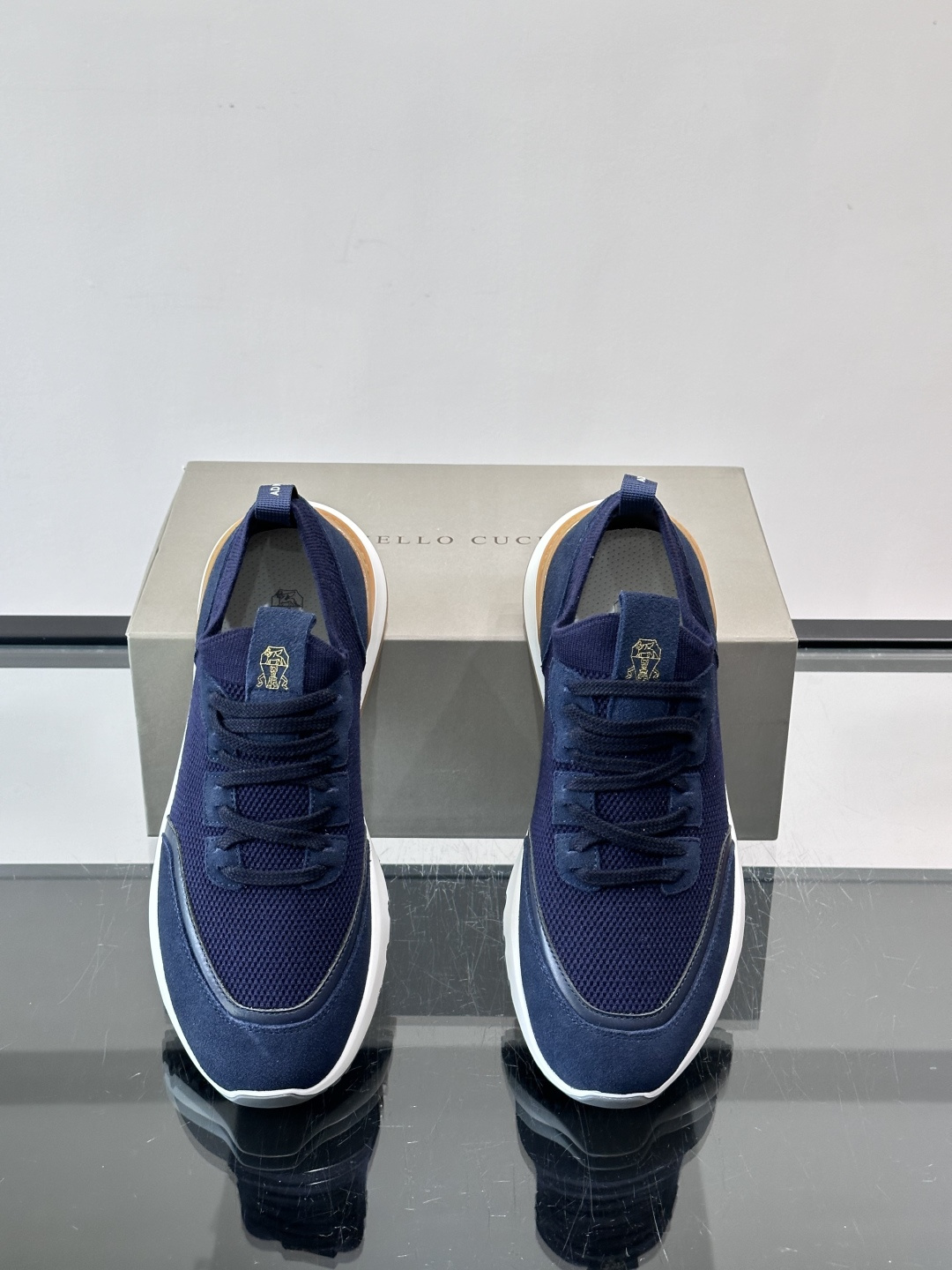 Brunello Cucinelli 新款拼色运动板男鞋 此款运动鞋面料采用进口飞织，春夏穿着舒适透气，