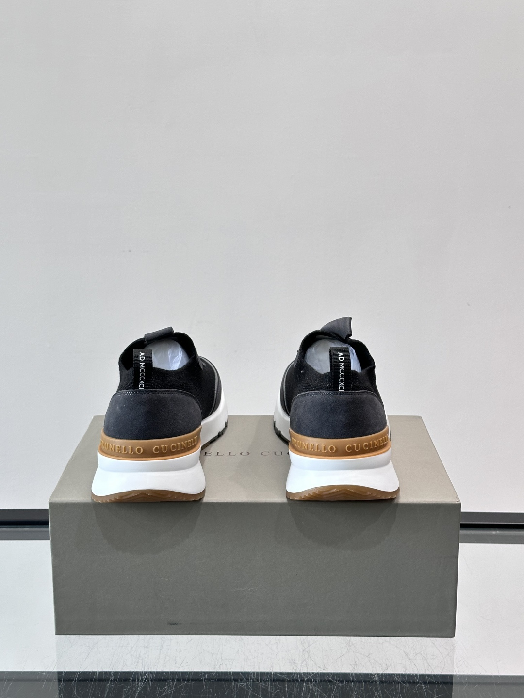 Brunello Cucinelli 新款拼色运动板男鞋 此款运动鞋面料采用进口飞织，春夏穿着舒适透气，