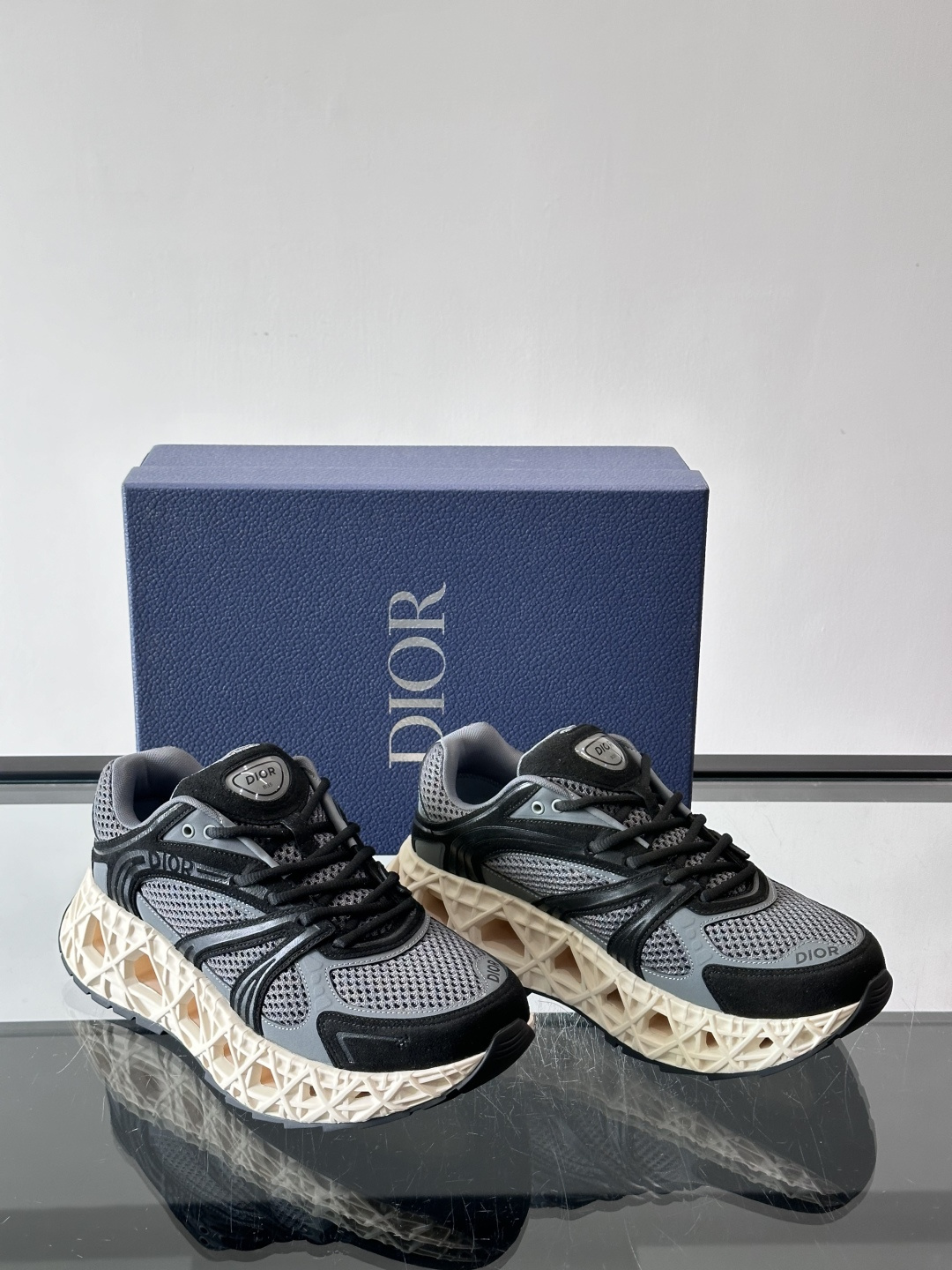 Dior 迪奥 👟B35最新款老爹运动鞋 老爹鞋 以时髦复古风格丰富经典系列。精心制作，可全年与休闲造型