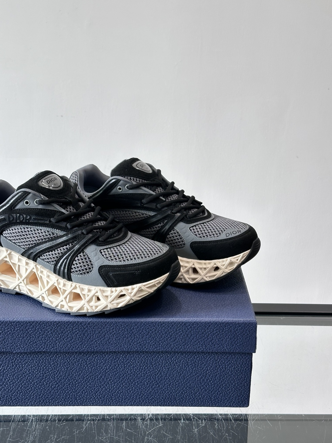 Dior 迪奥 👟B35最新款老爹运动鞋 老爹鞋 以时髦复古风格丰富经典系列。精心制作，可全年与休闲造型