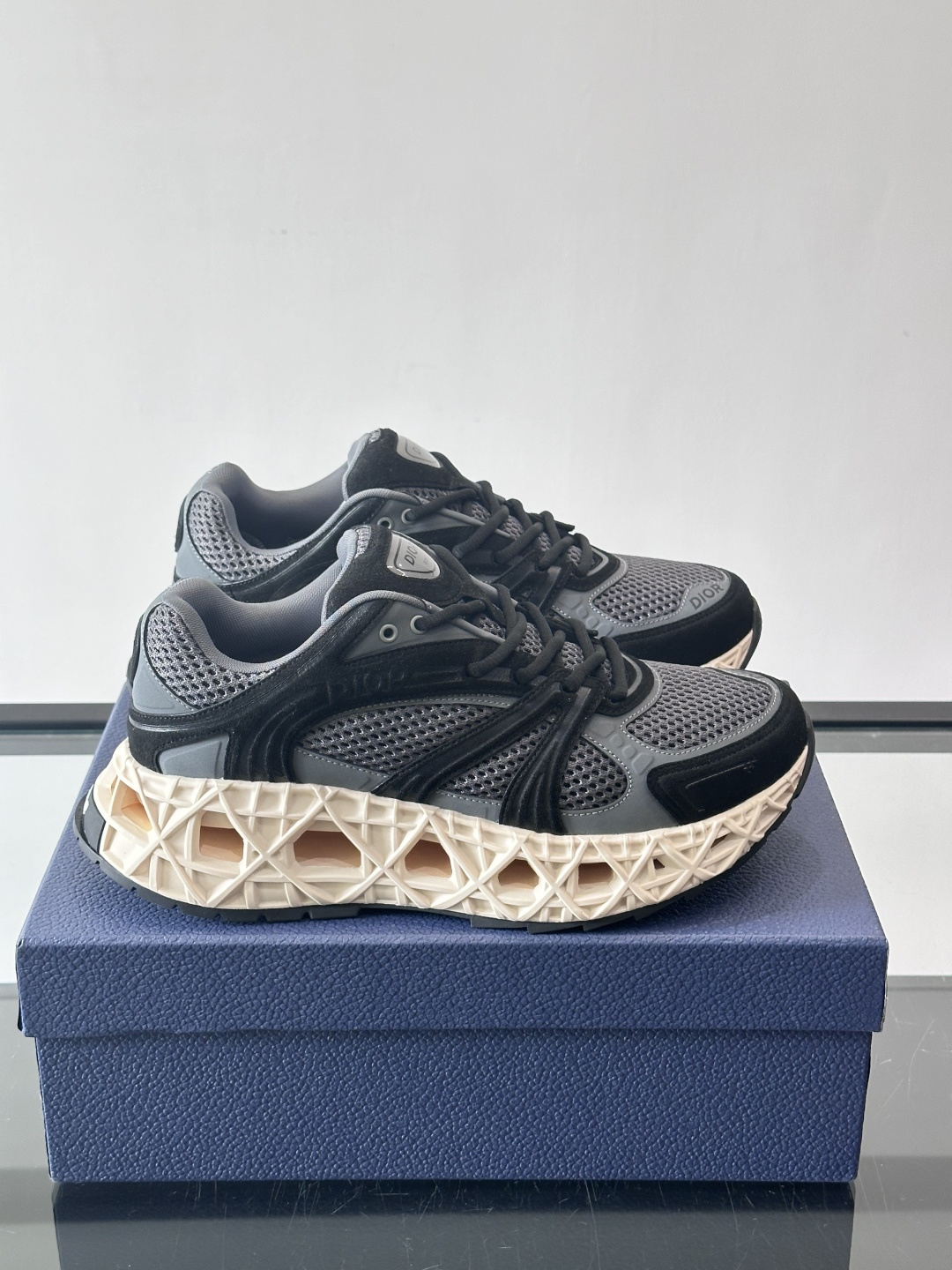 Dior 迪奥 👟B35最新款老爹运动鞋 老爹鞋 以时髦复古风格丰富经典系列。精心制作，可全年与休闲造型