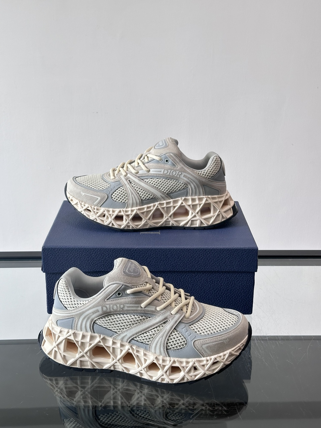 Dior 迪奥 👟B35最新款老爹运动鞋 老爹鞋 以时髦复古风格丰富经典系列。精心制作，可全年与休闲造型