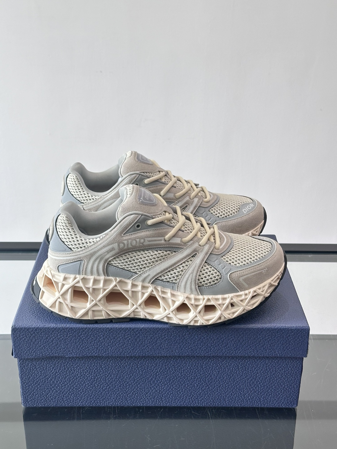 Dior 迪奥 👟B35最新款老爹运动鞋 老爹鞋 以时髦复古风格丰富经典系列。精心制作，可全年与休闲造型