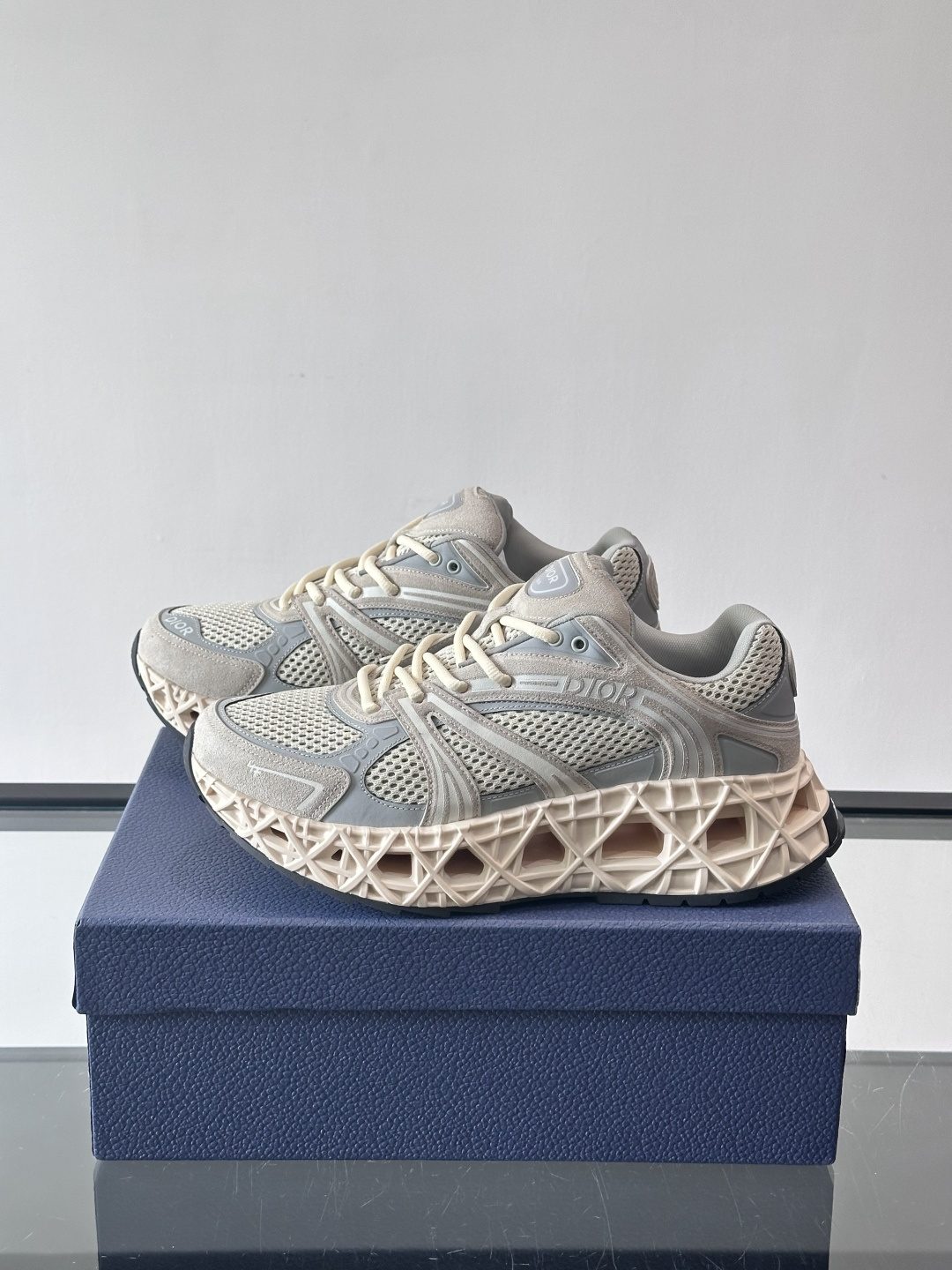 Dior 迪奥 👟B35最新款老爹运动鞋 老爹鞋 以时髦复古风格丰富经典系列。精心制作，可全年与休闲造型