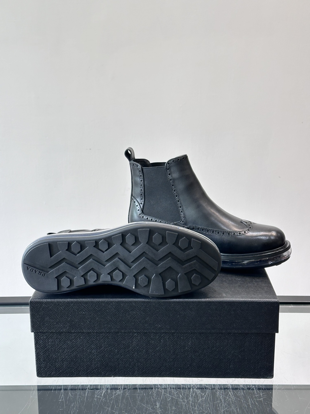 P家高端男士秋冬气垫高帮靴，进口头层牛皮打造，水染牛皮内里，原版气垫减震耐磨橡胶底，脚感舒适，高端大气！