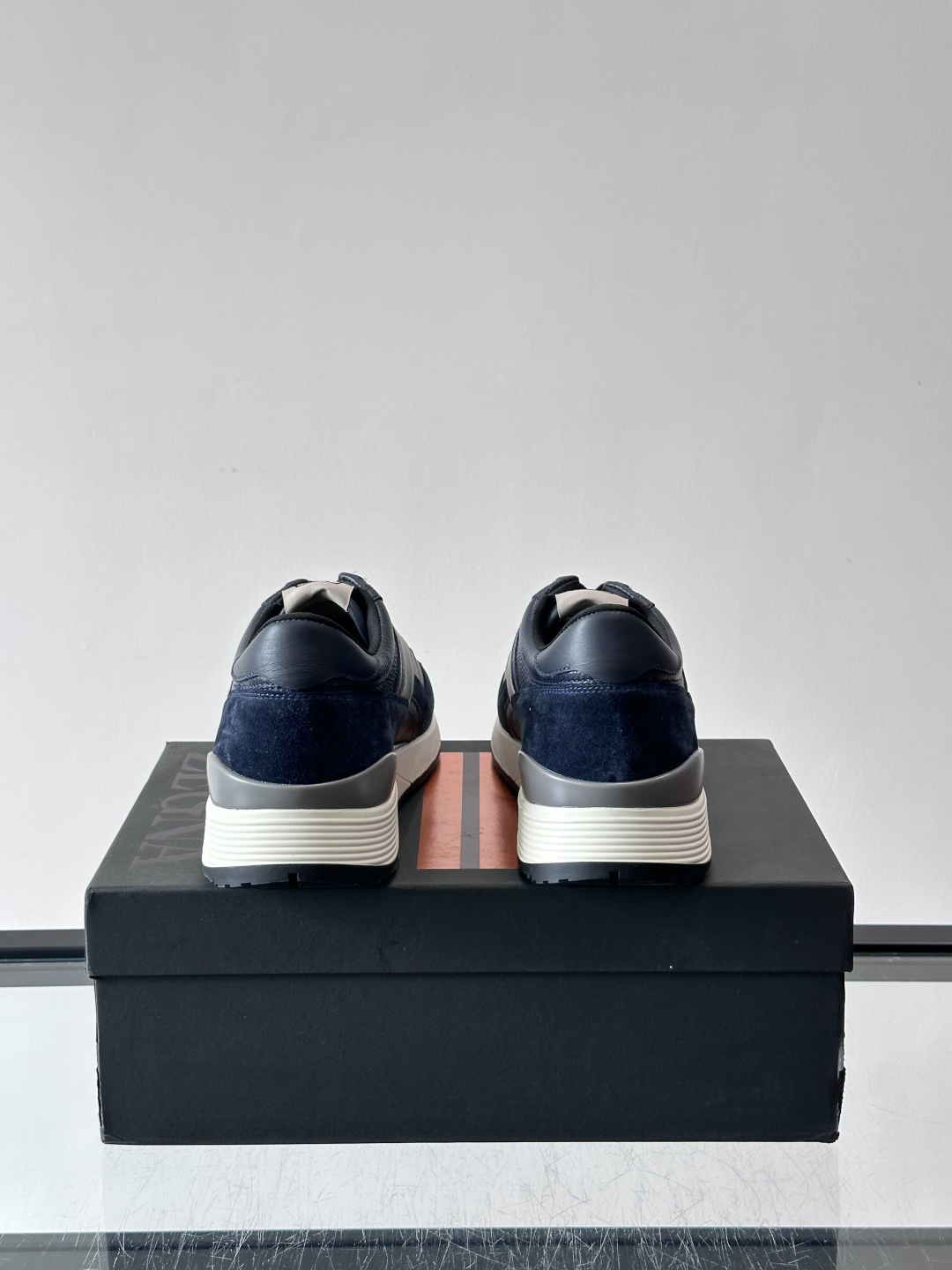 杰尼亚男士休闲鞋，牛皮➕麂皮拼接，麂皮质感超有质感！厚底设计增高又舒适，日常通勤、休闲都能轻松驾驭✨。系