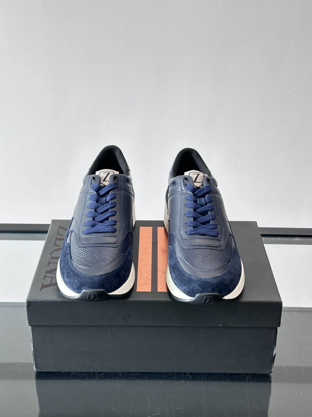 杰尼亚男士休闲鞋，牛皮➕麂皮拼接，麂皮质感超有质感！厚底设计增高又舒适，日常通勤、休闲都能轻松驾驭✨。系