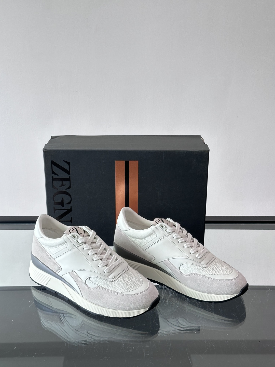 杰尼亚男士休闲鞋，牛皮➕麂皮拼接，麂皮质感超有质感！厚底设计增高又舒适，日常通勤、休闲都能轻松驾驭✨。系