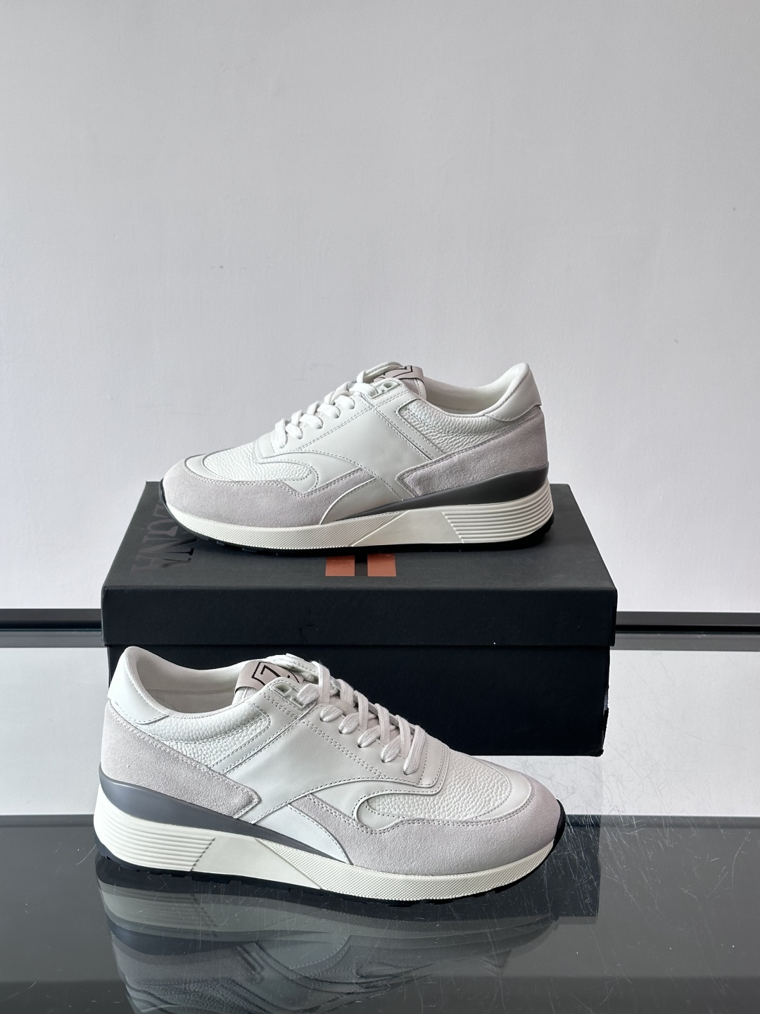 杰尼亚男士休闲鞋，牛皮➕麂皮拼接，麂皮质感超有质感！厚底设计增高又舒适，日常通勤、休闲都能轻松驾驭✨。系