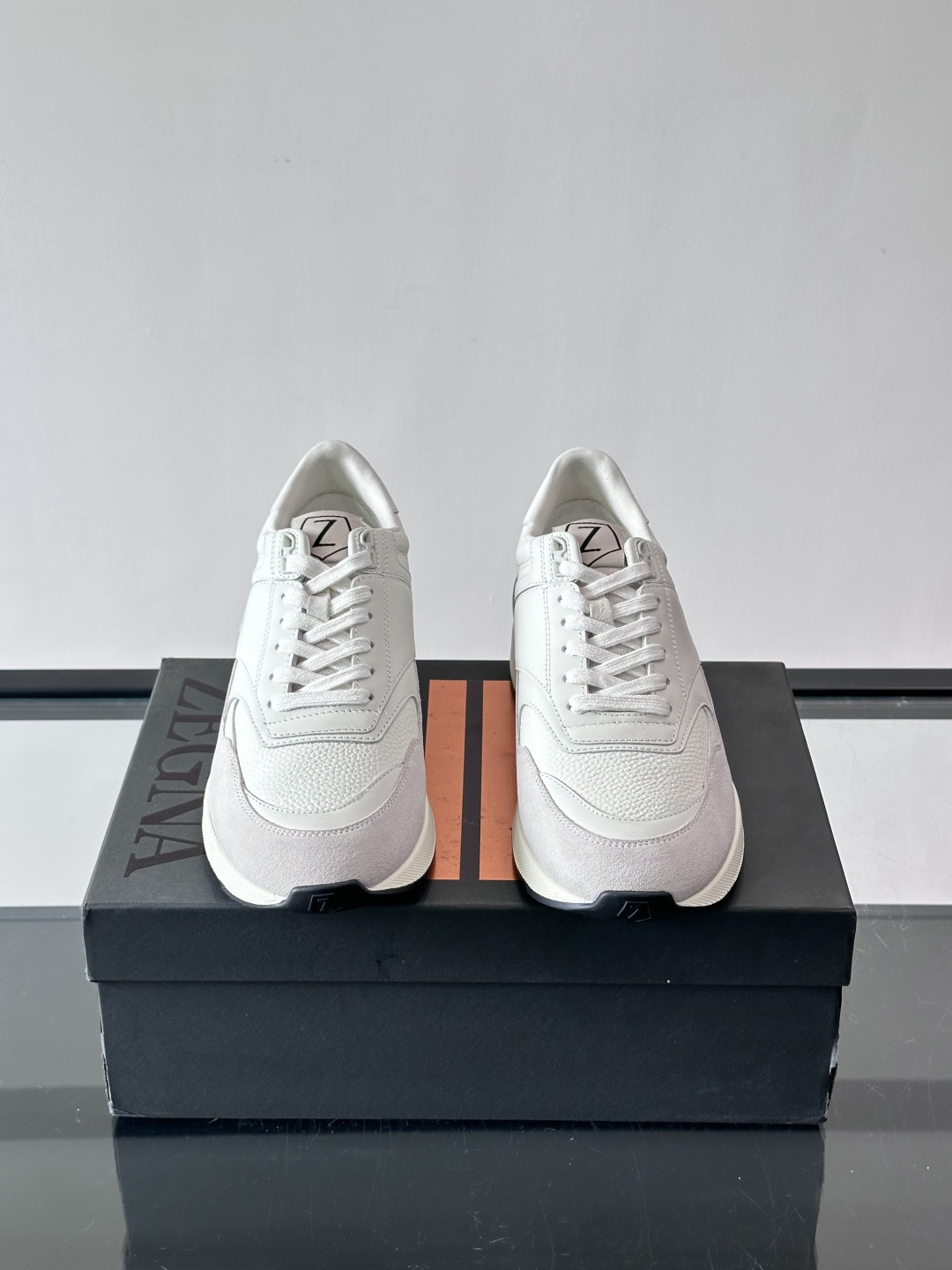 杰尼亚男士休闲鞋，牛皮➕麂皮拼接，麂皮质感超有质感！厚底设计增高又舒适，日常通勤、休闲都能轻松驾驭✨。系